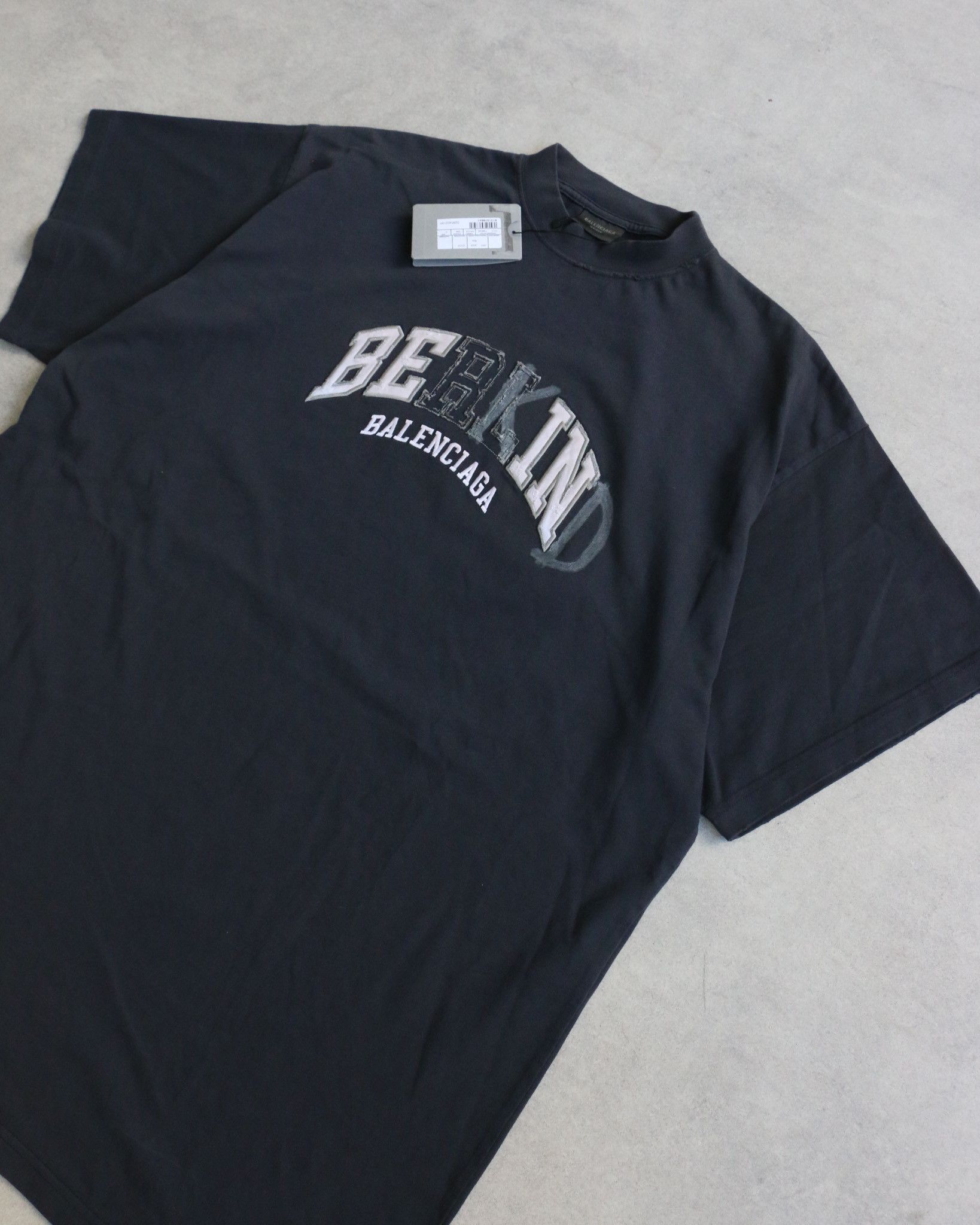 Balenciaga Balenciaga Be Kind Tee Black Size US XL / EU 56 / 4 - 2 Thumbnail