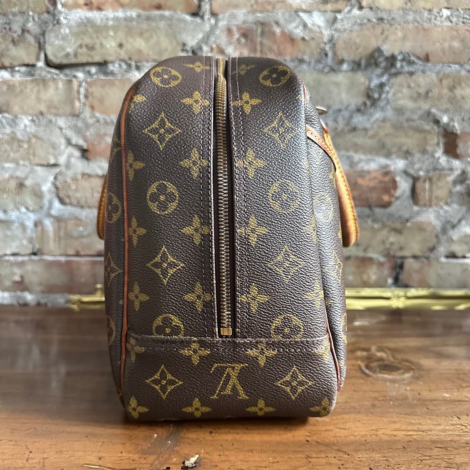 Louis Vuitton Vintage Louis Vuitton Deauville Bag Size ONE SIZE - 3 Thumbnail