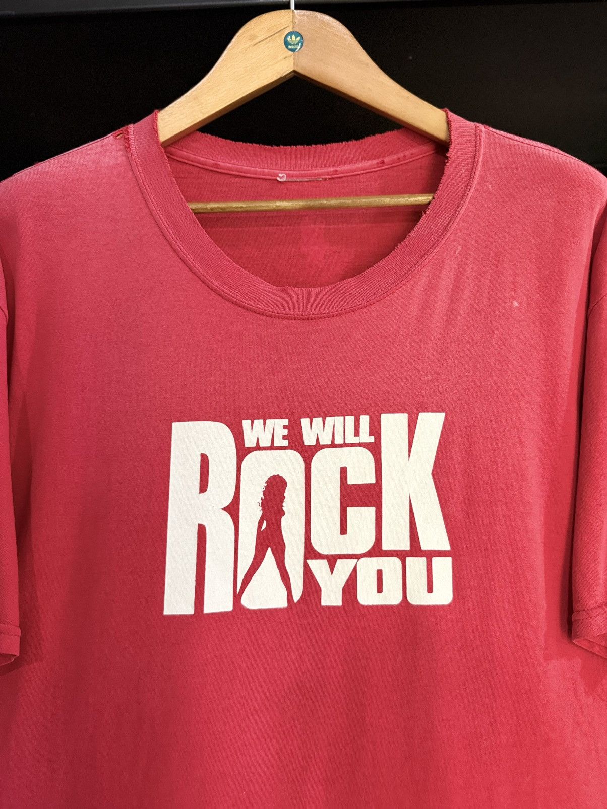 Band Tees × Hook-Ups × Vintage Thrashed Vintage EJ We Will Rock You Sun Faded Skateband Tee Size US L / EU 52-54 / 3 - 1 Thumbnail