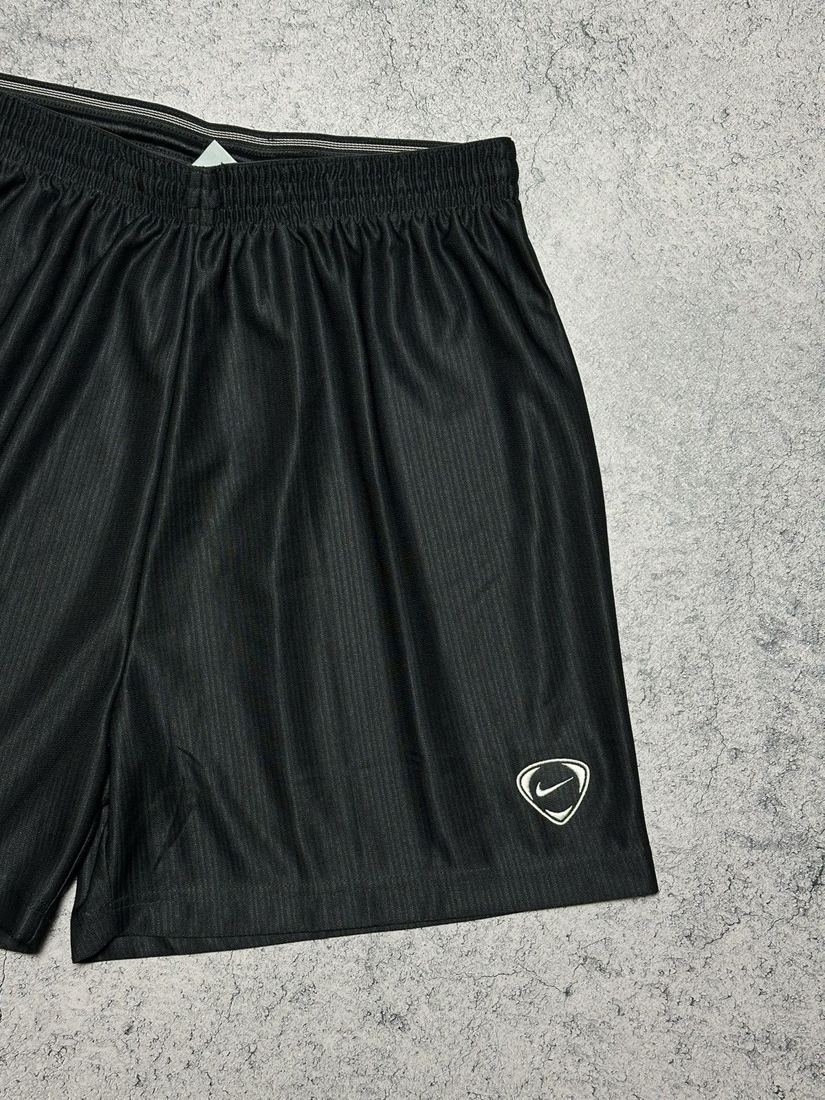 Nike Vintage Nike Total 90 Swoosh Deadstock Shorts Size US 32 / EU 48 - 2 Thumbnail