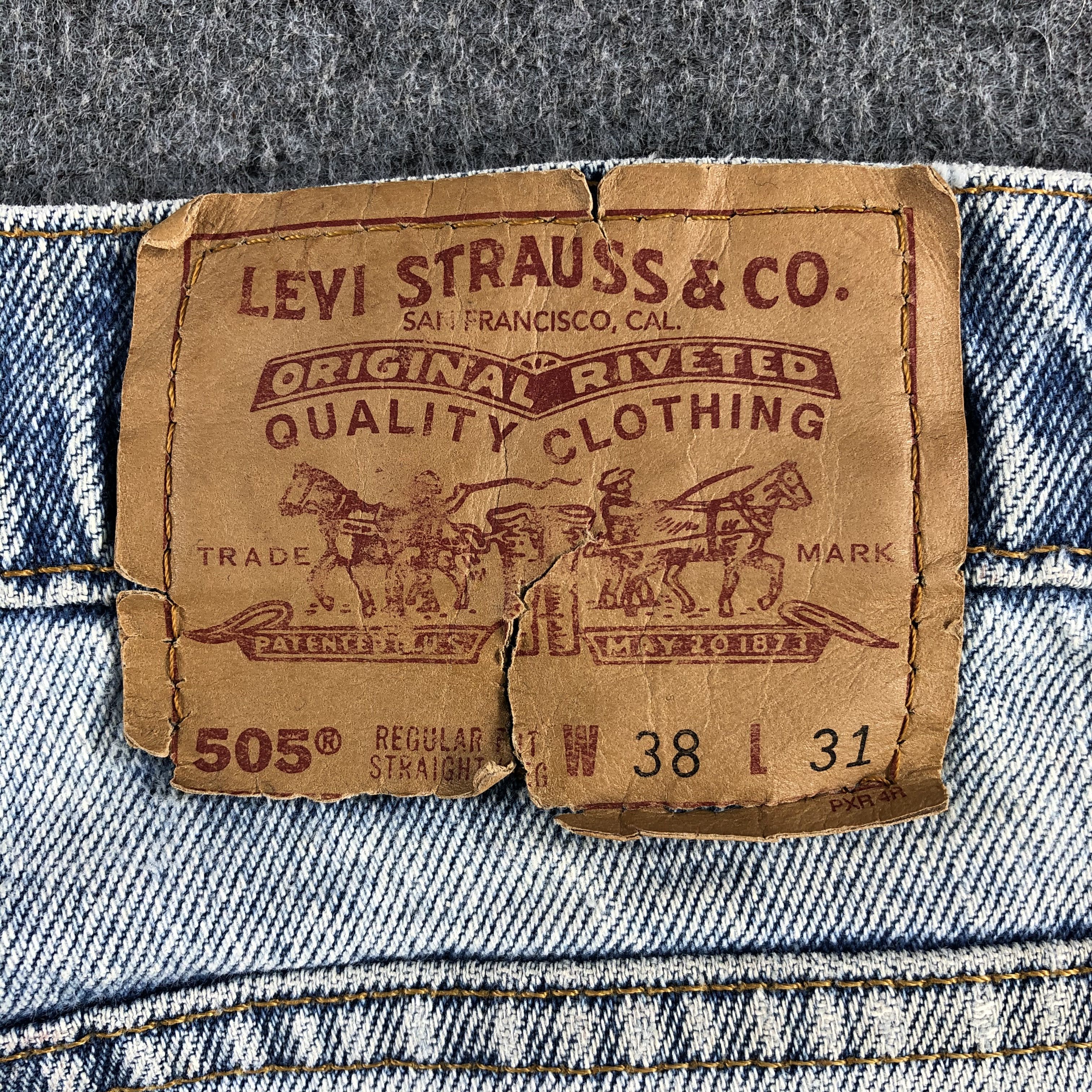 Levi's Vintage 90s Light Wash Levis 505 Jeans-J1659 Size US 37 - 5 Thumbnail