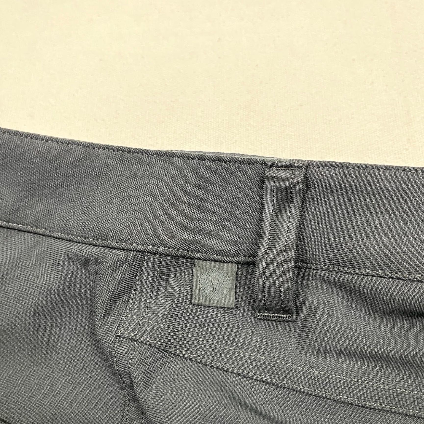 Lululemon Lululemon ABC Pants Mens 36x29 Classic Dark Gray Active Golf Performance M5AR5S Pants Size US 36 / EU 52 - 2 Thumbnail