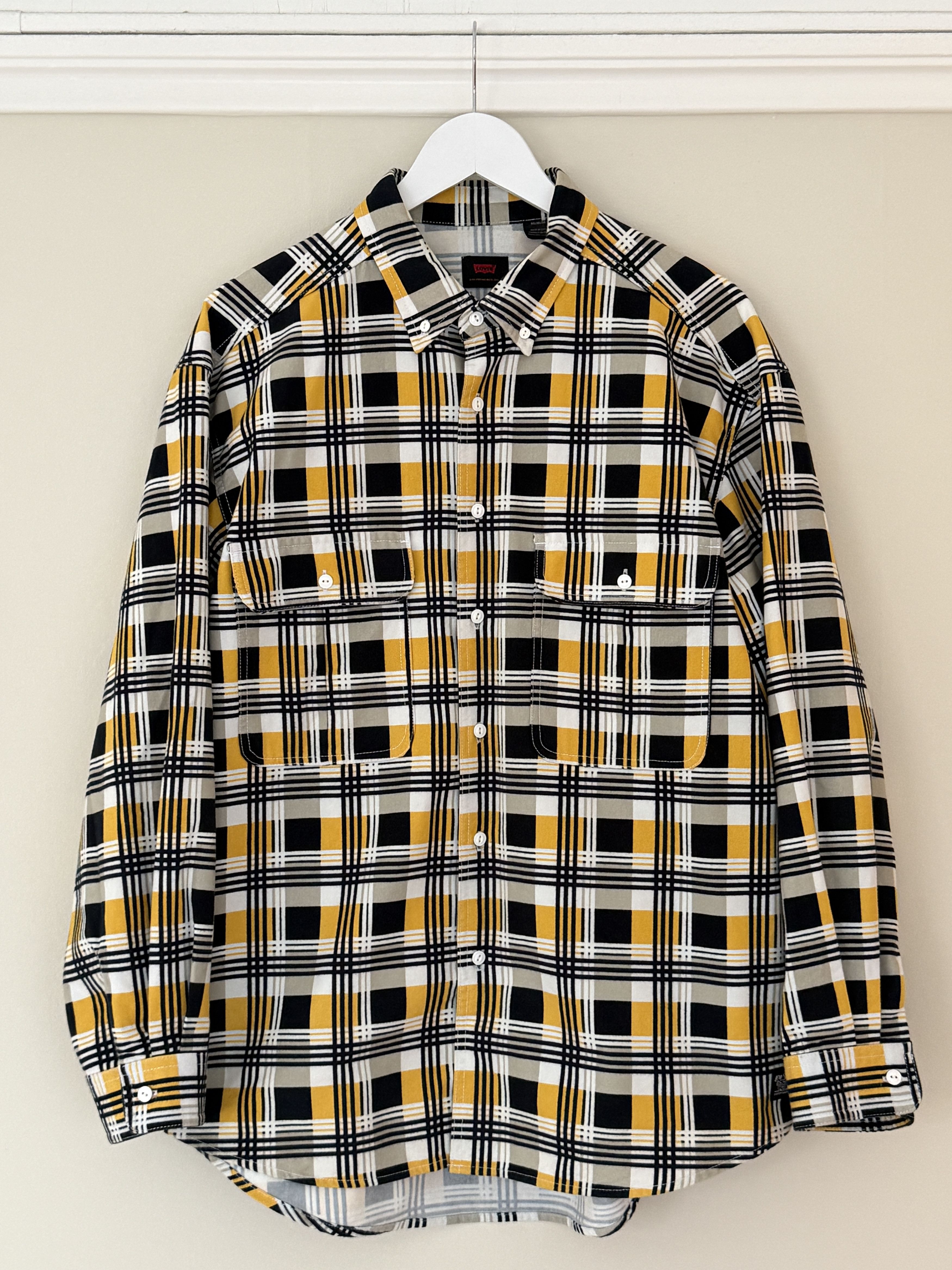 Levi's Oversized printed skate shirt in black/yellow plaid (size M) Size US M / EU 48-50 / 2 - 1 Thumbnail