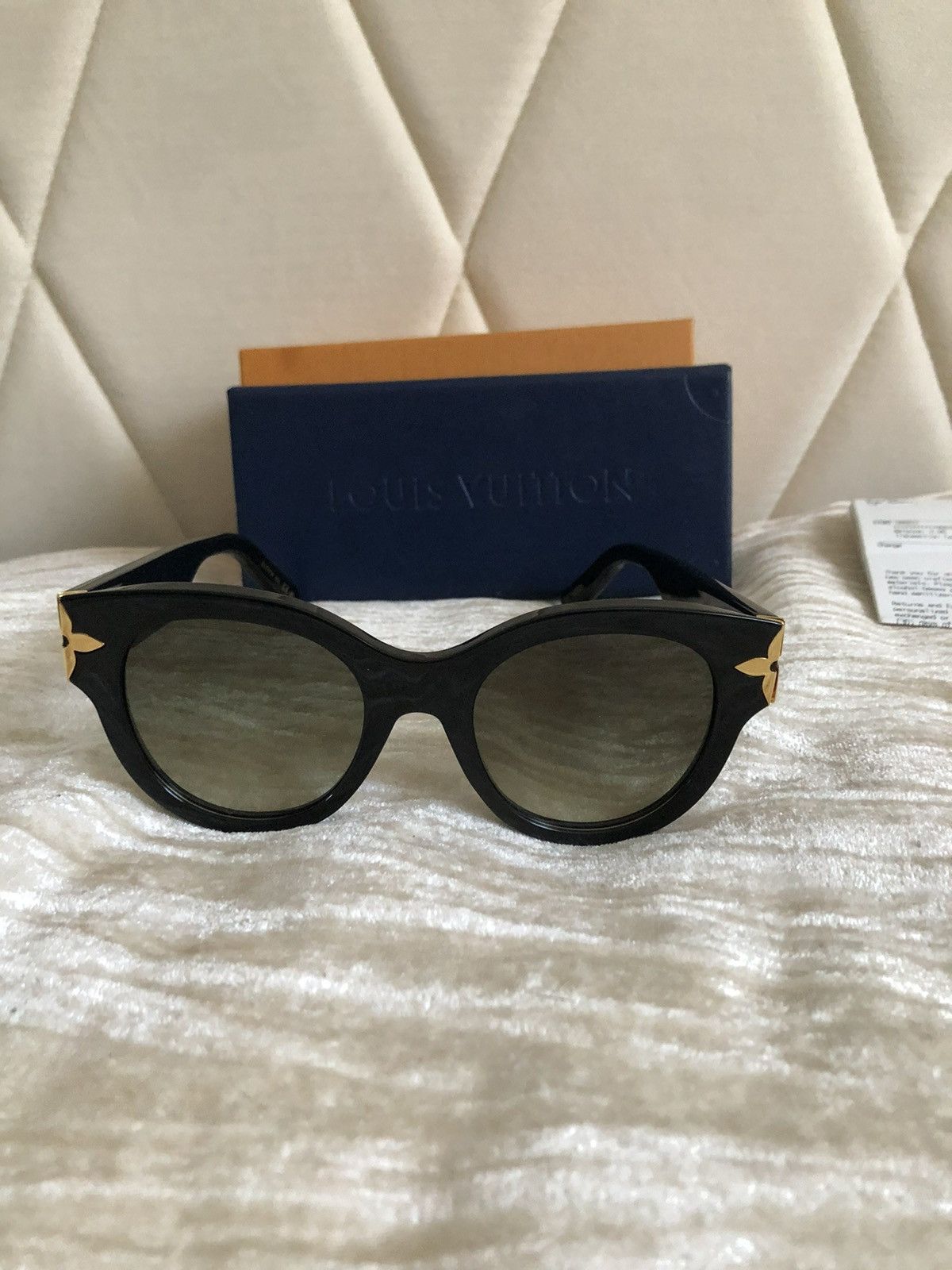 Louis Vuitton Flower Edge Round Sunglasses Size ONE SIZE - 5 Thumbnail
