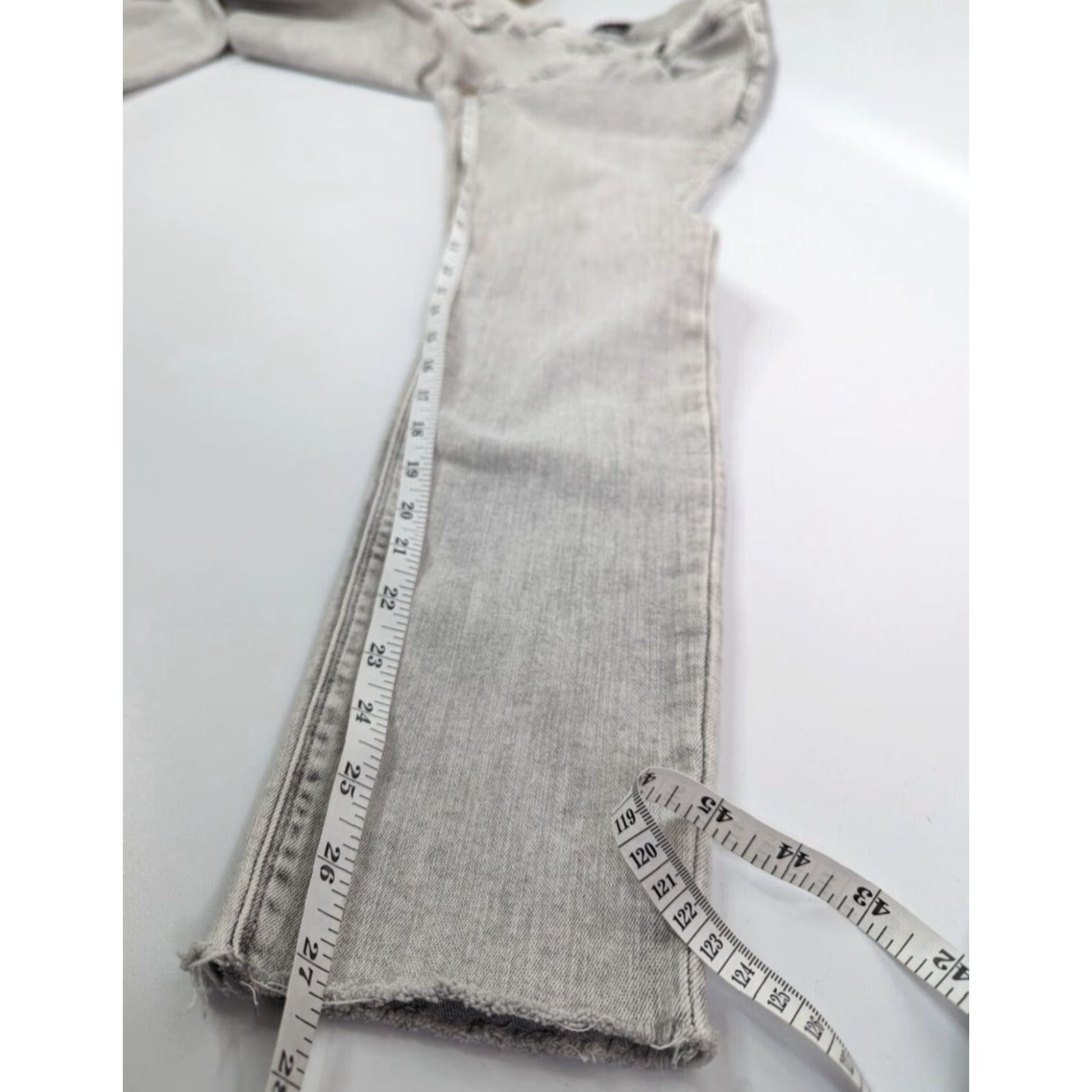 Hudson Hudson Krista Super Skinny Jeans Womens 27 Gray Denim Cotton Blend Low Rise Stretch Raw Hem Skinny Jeans Women 27 Mens? Size 27" / US 4 / IT 40 - 6 Thumbnail