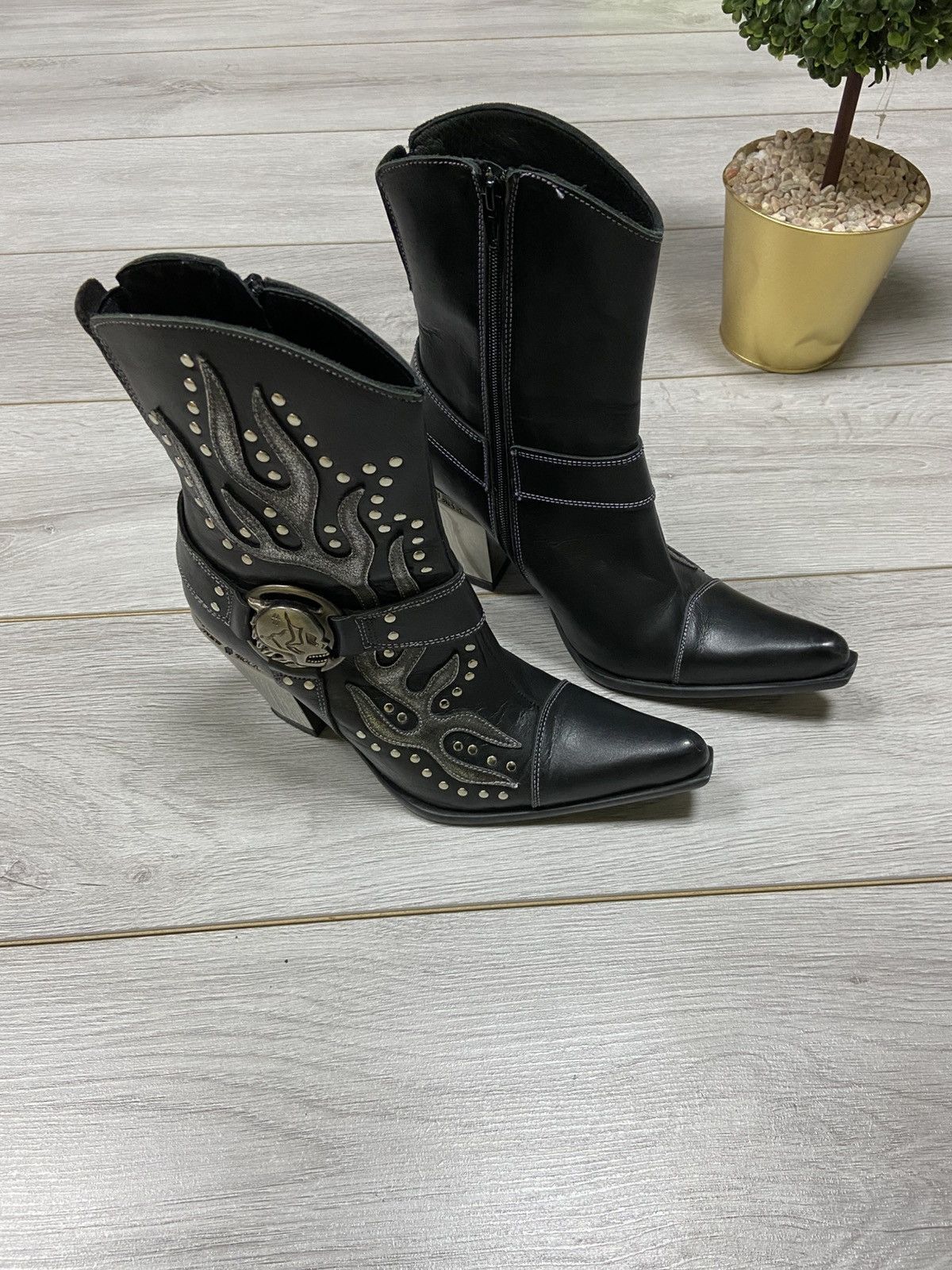 New Rock New Rock skull 💀🔥 flame vintage eco leather avantgarde boots Size US 7 / IT 37 - 2 Thumbnail