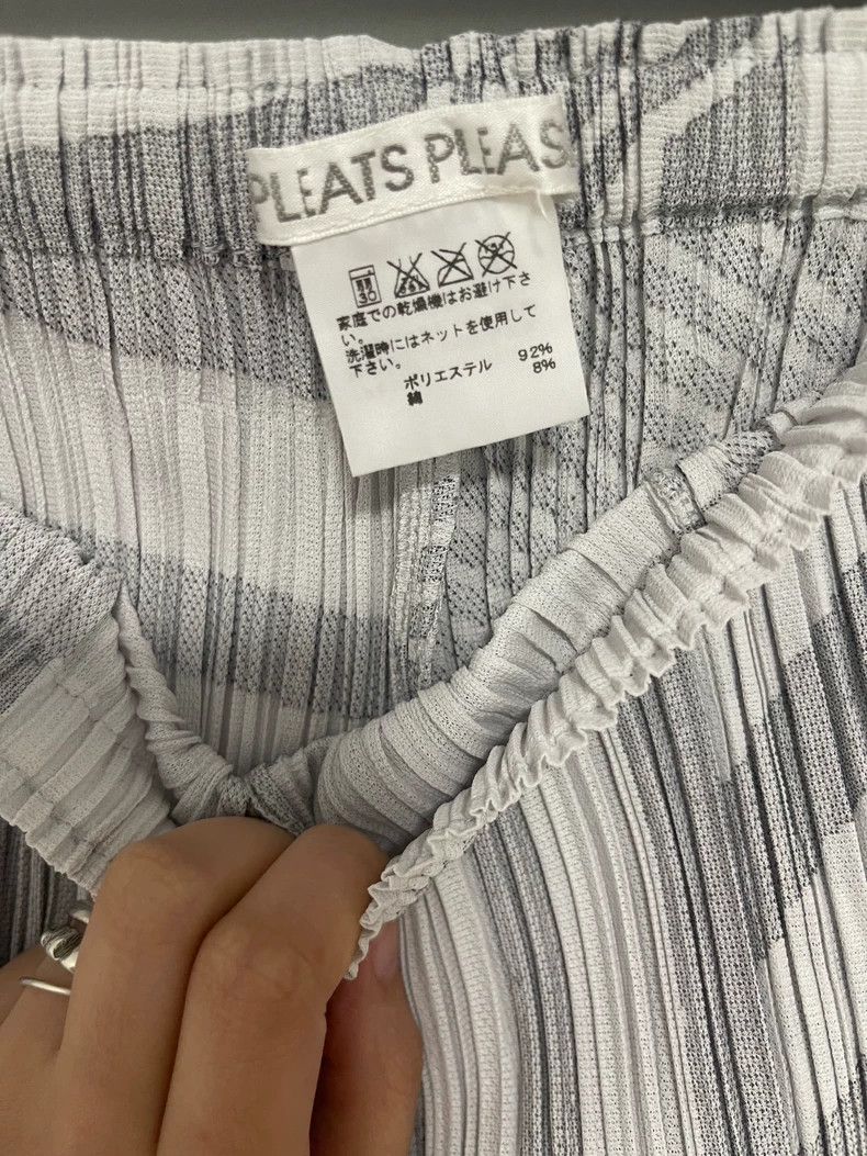 Issey Miyake issey miyake size:one size White and grey checkered capri Size 31" - 4 Thumbnail