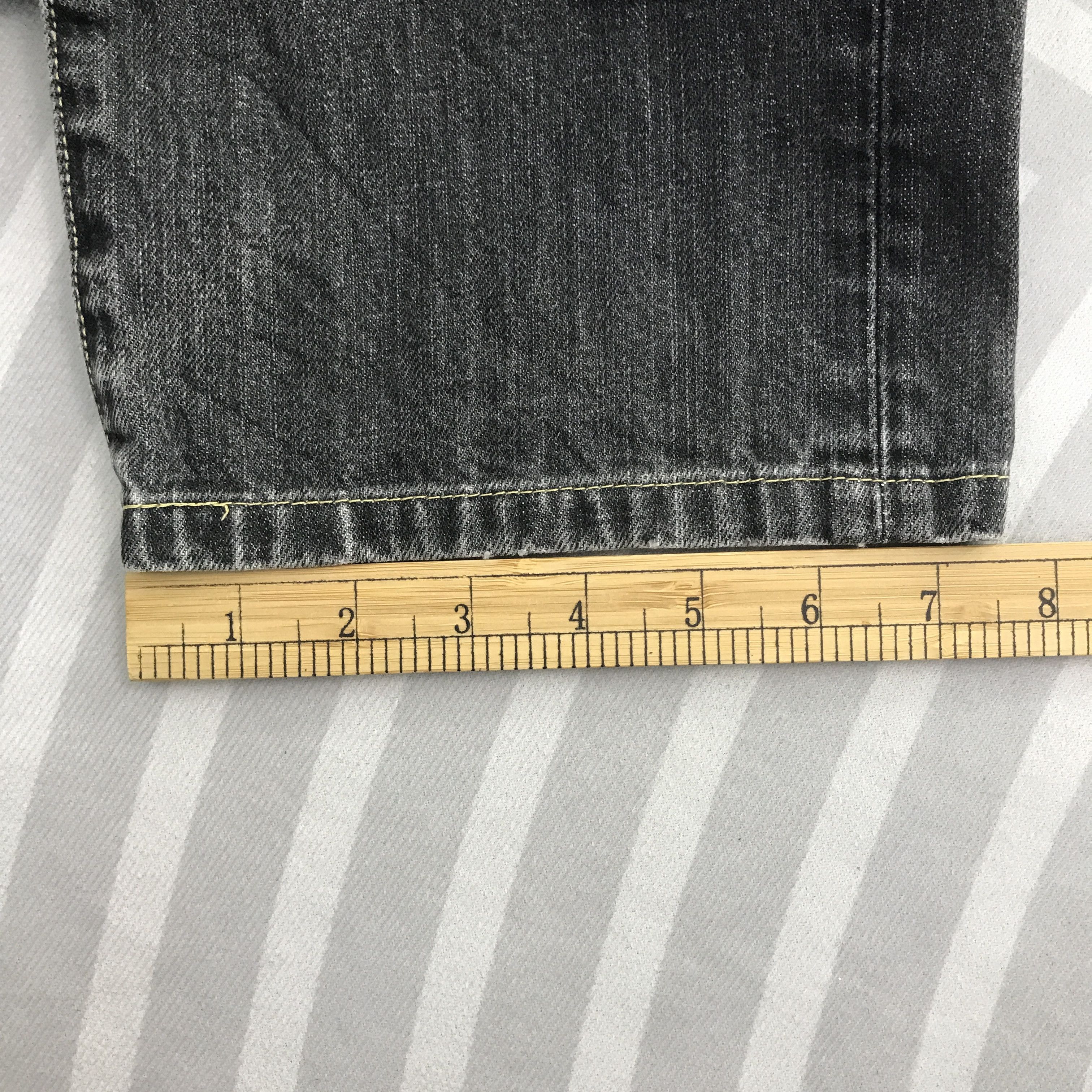 Uniqlo Japan Uniqlo Black faded Distressed Denim jeans pants Size US 29 - 11 Thumbnail