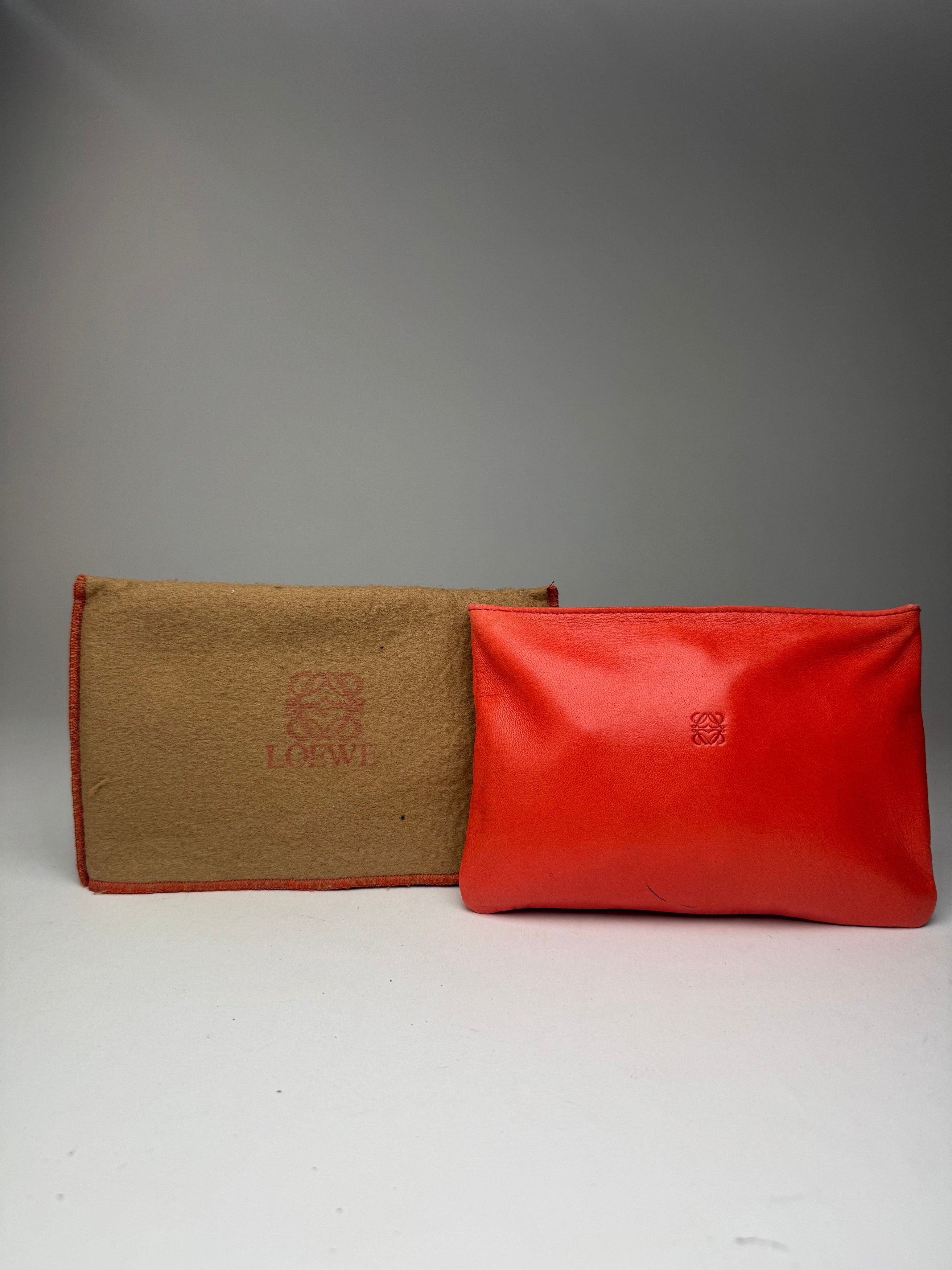 Loewe Vintage Madrid Leather cosmetic Pouch red Size ONE SIZE - 1 Thumbnail