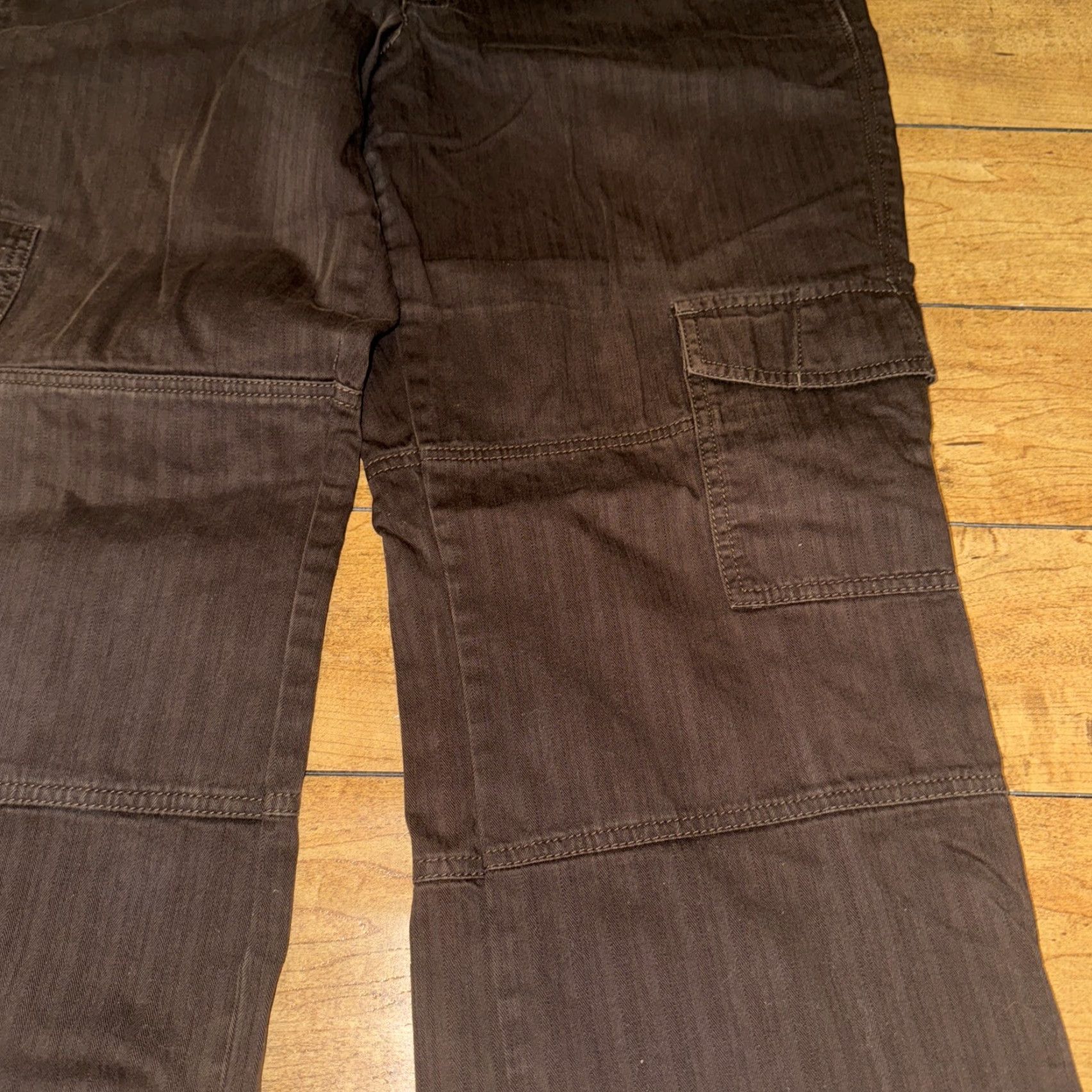 Eddie Bauer Eddie Bauer Cargo Pants Brown 35x32 Regular Men Cargo Pants Brown 35x32 Regular Mens Size US 35 - 4 Thumbnail