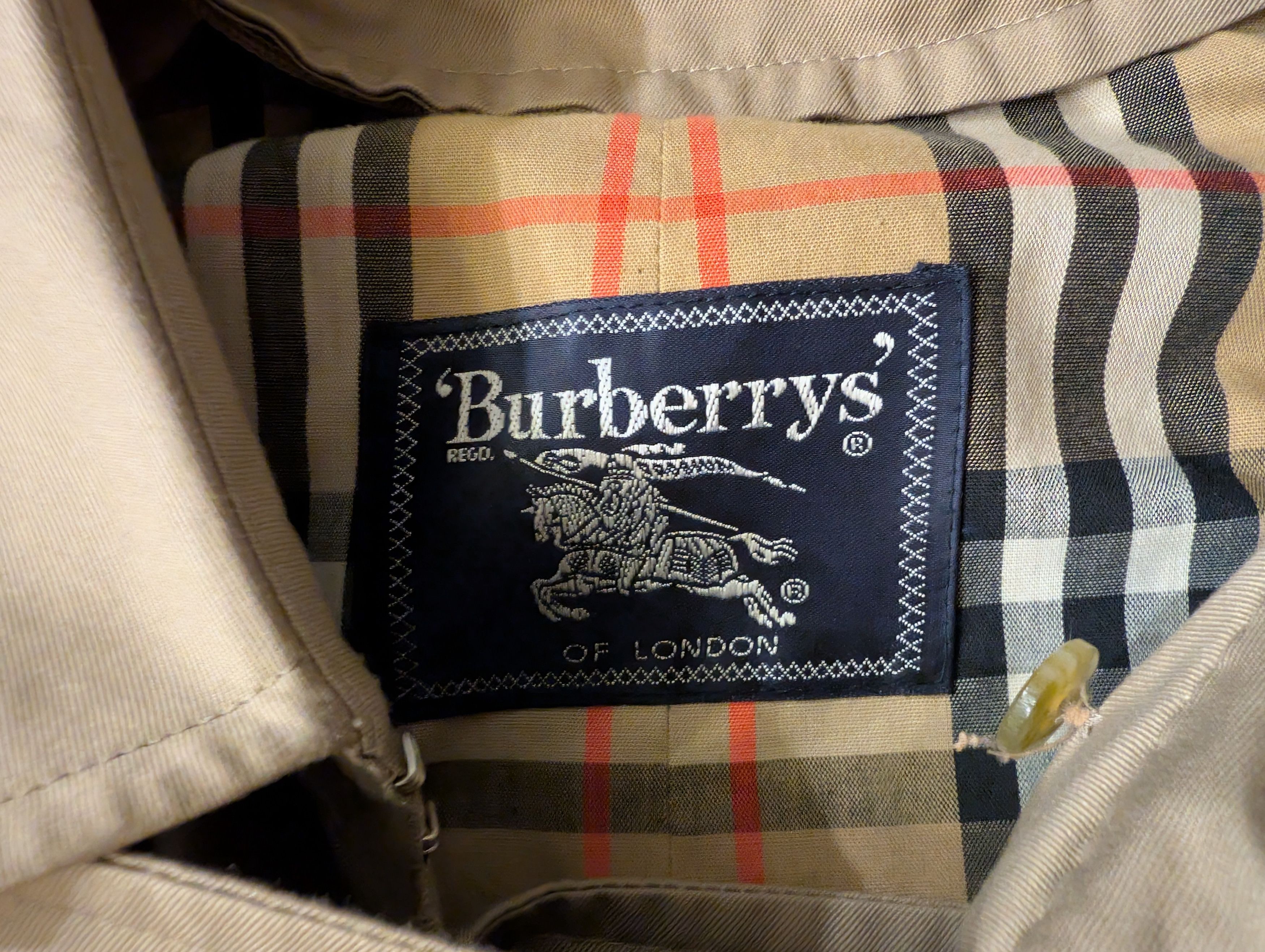 Burberry Burberry's of London Trench Coat Men's Size L/42 Size US L / EU 52-54 / 3 - 3 Thumbnail
