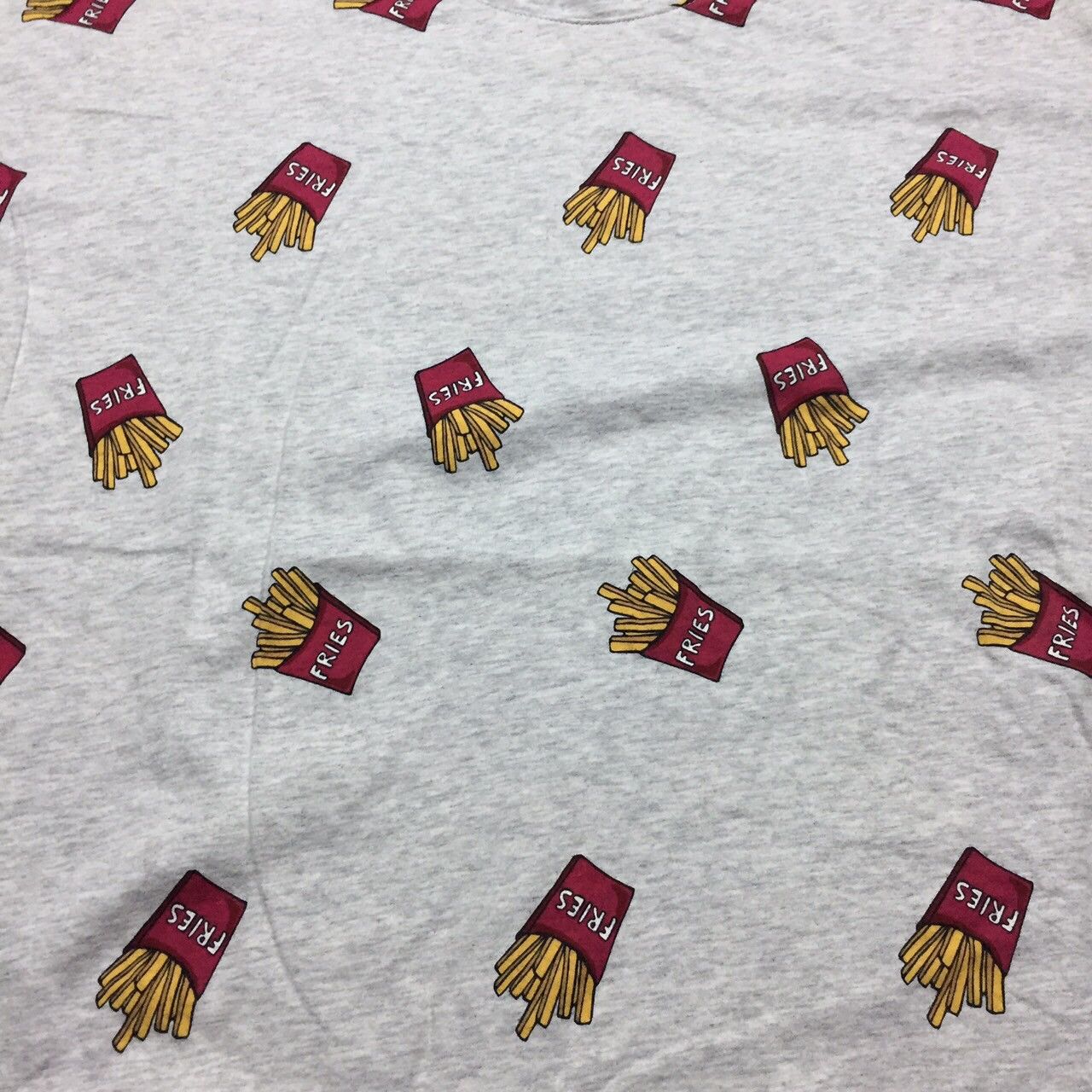 H&M French Fries crop tee Size 3XL / US 20-22 - 1 Thumbnail