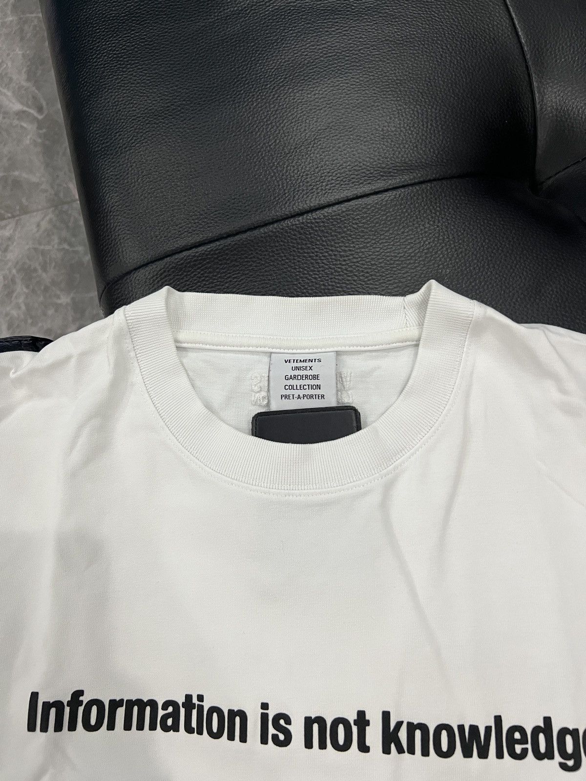 Vetements Vetements FW21 “Information Is Not Knowledge” T-Shirt Size US L / EU 52-54 / 3 - 4 Thumbnail