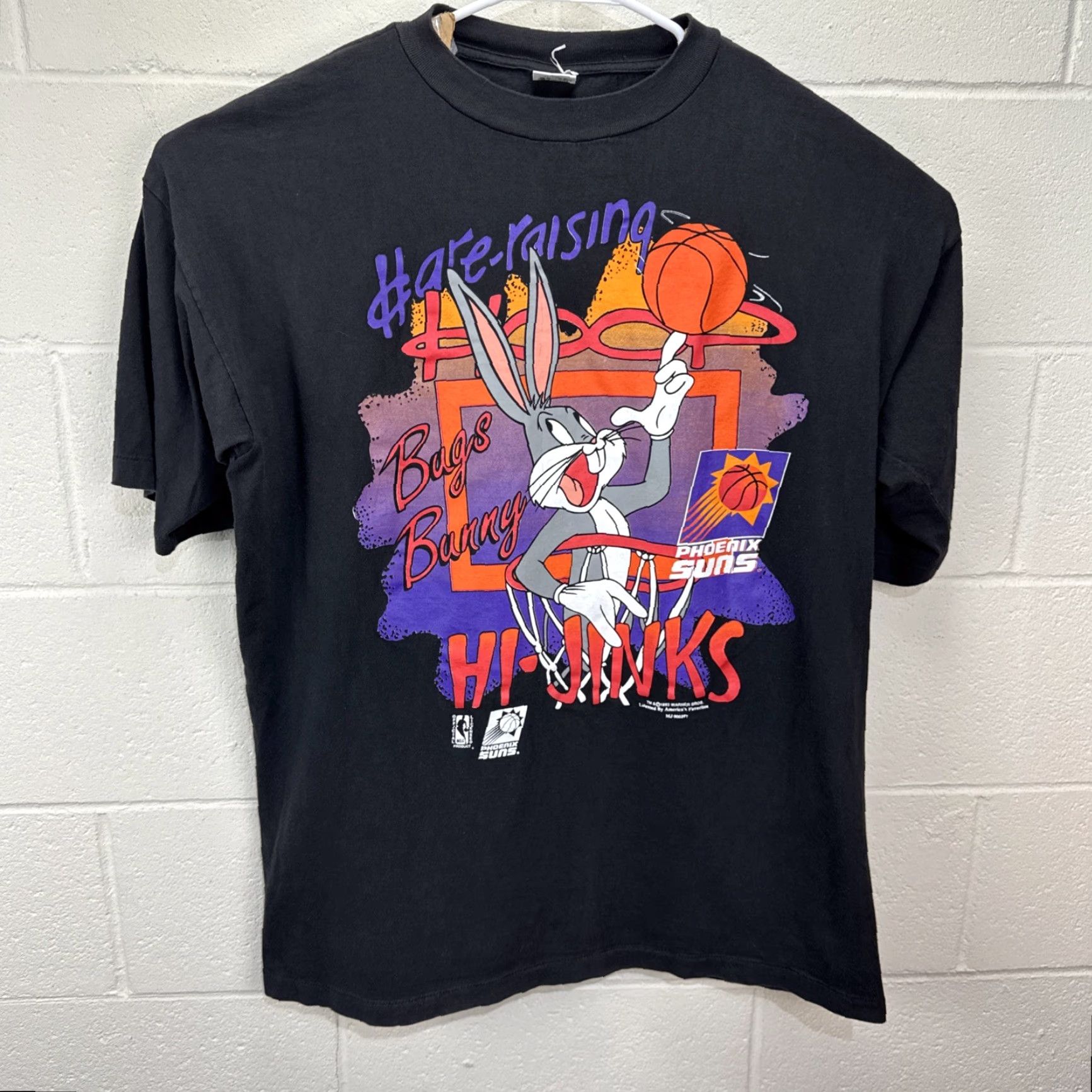 Vintage VINTAGE 1993 Phoenix Suns Looney Tunes T-shirt Bugs Bunny Taz NBA 90s Cartoon Men's XL Black Size US XL / EU 56 / 4 - 2 Thumbnail