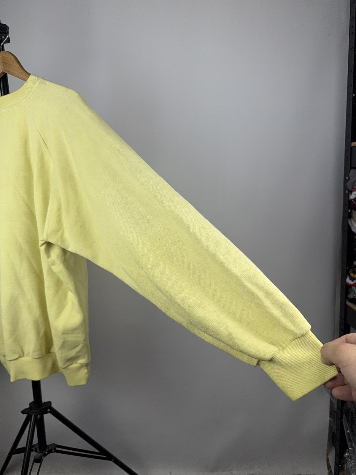Levi's Vintage Clothing 90s Levi’s Retro Faded Yellow Raglan Crewneck Sweatshirt Size US L / EU 52-54 / 3 - 10 Thumbnail