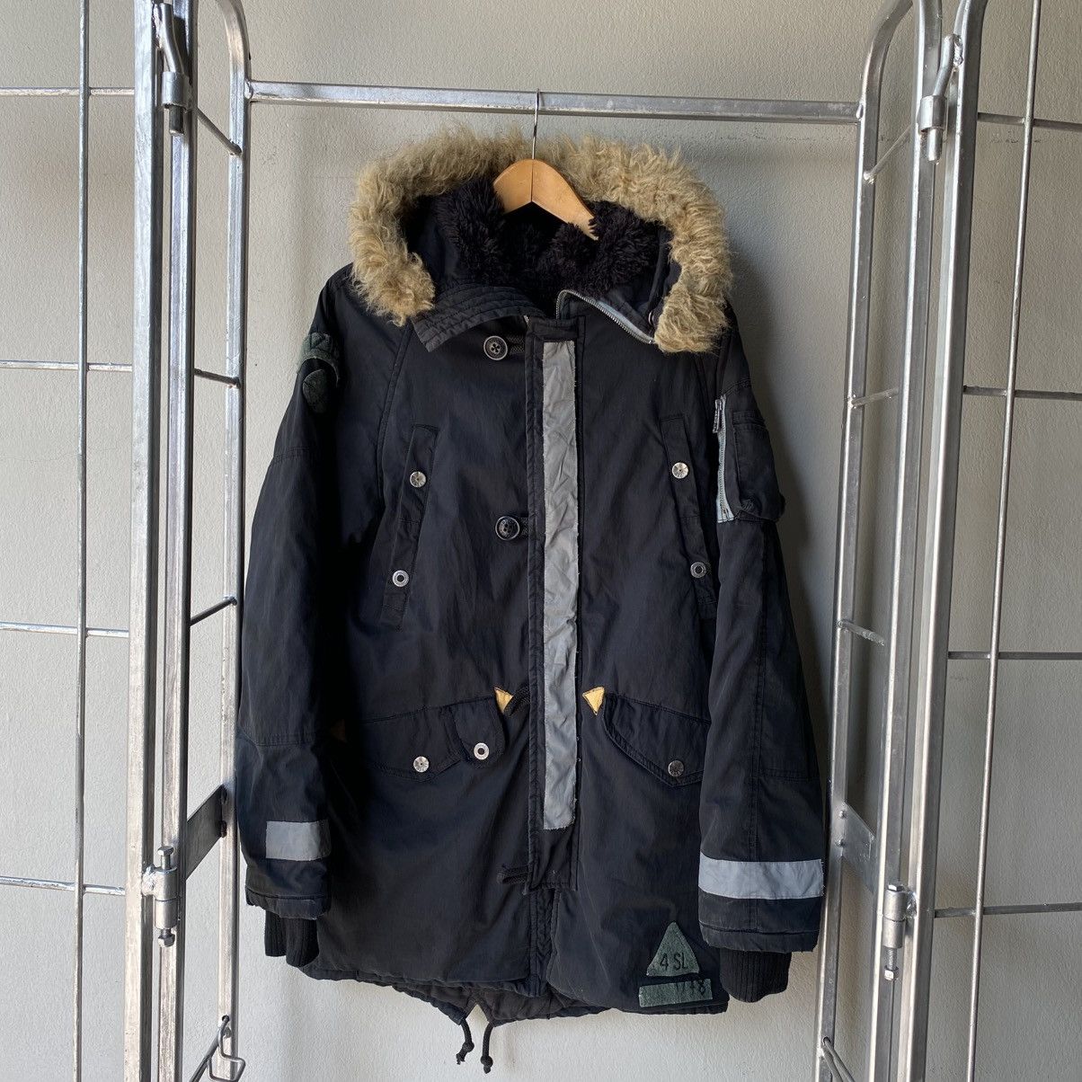 Diesel DIESEL Black Fur-Trimmed Parka Size US S / EU 44-46 / 1 - 1 Thumbnail