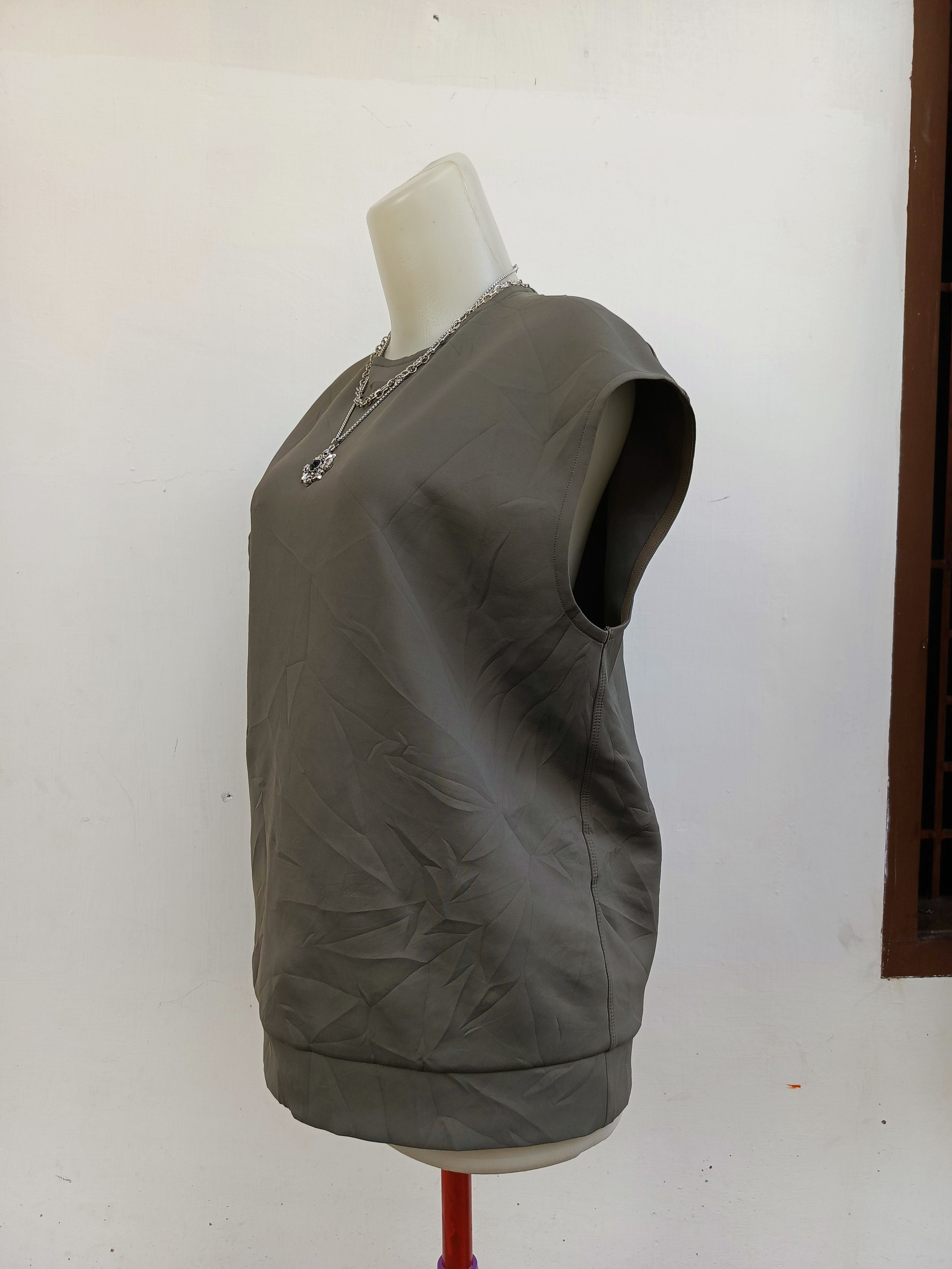 Japanese Brand Stumin Olive Top Sleeveless Clean Minimal Style Size S / US 4 / IT 40 - 5 Thumbnail