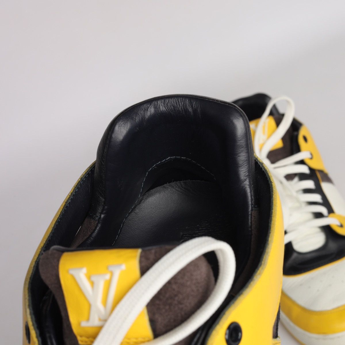 Louis Vuitton Louis Vuitton LV Trainers Yellow Black Ace Sneakers Leather Size US 9 / EU 42 - 22 Thumbnail