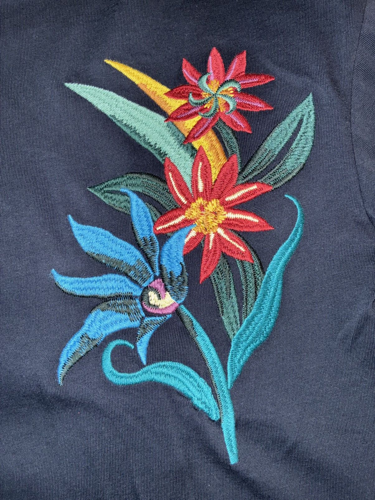 Scotch & Soda Scotch & Soda Navy Tee with Colorful Floral Embroidery Size US S / EU 44-46 / 1 - 1 Thumbnail