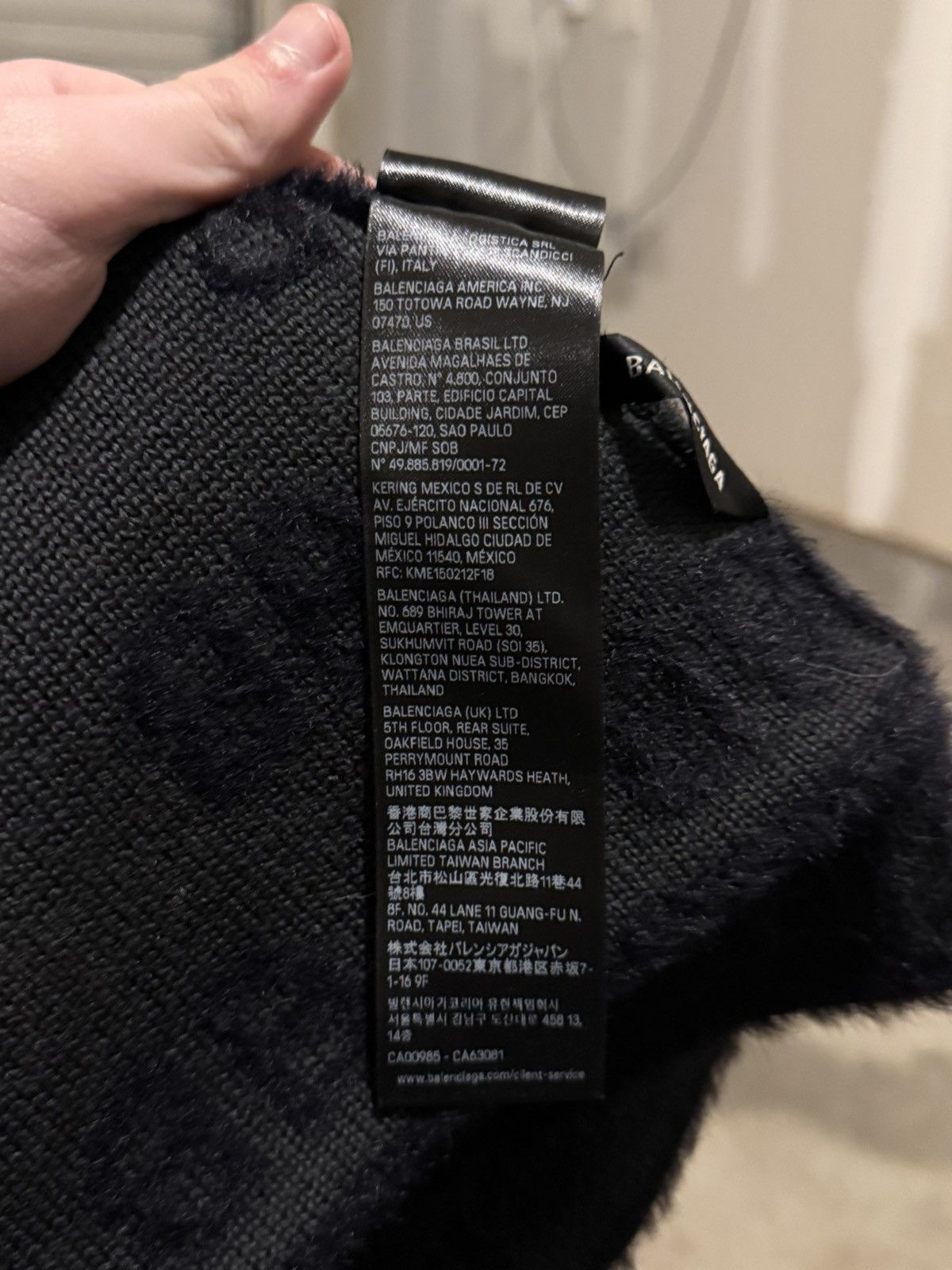 Balenciaga Balenciaga Furry Beanie Size ONE SIZE - 4 Thumbnail