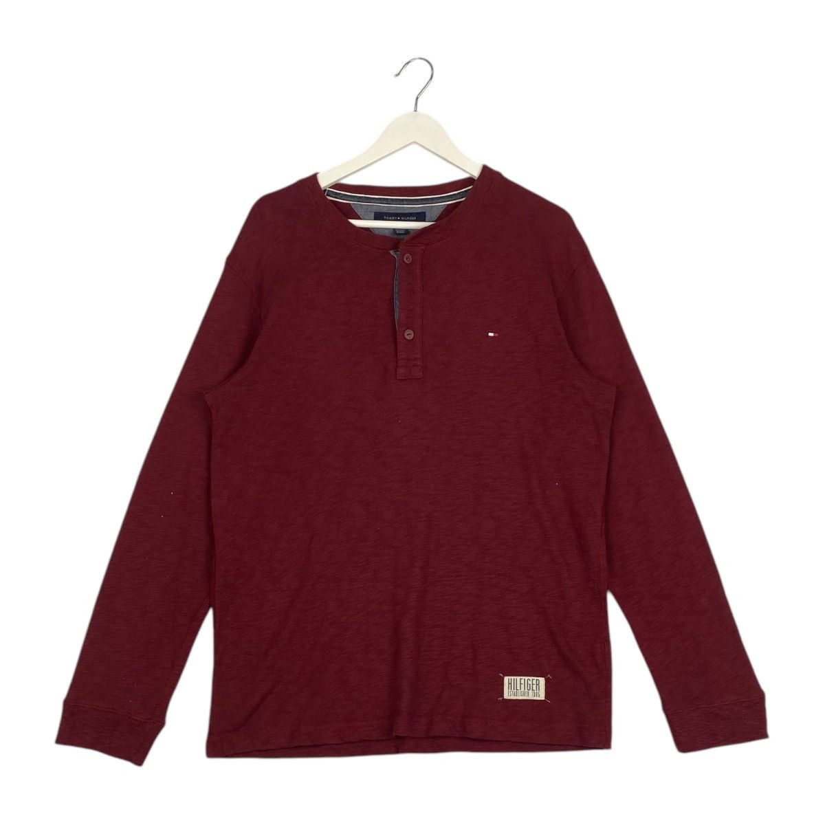Tommy Hilfiger × Vintage Vintage Tommy Hilfiger Long Sleeve T-Shirt Embroidered Red Size US M / EU 48-50 / 2 - 1 Thumbnail