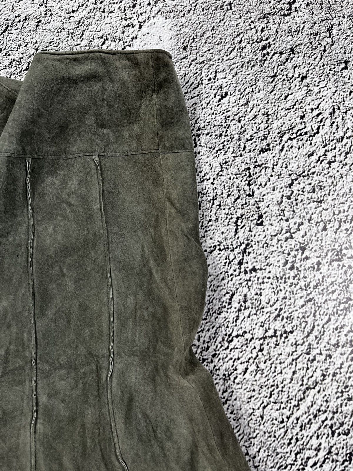 Leather Vintage Y2K Leather Olive Suede Pleated Skirt AvantGarde Size 28" / US 6 / IT 42 - 5 Thumbnail