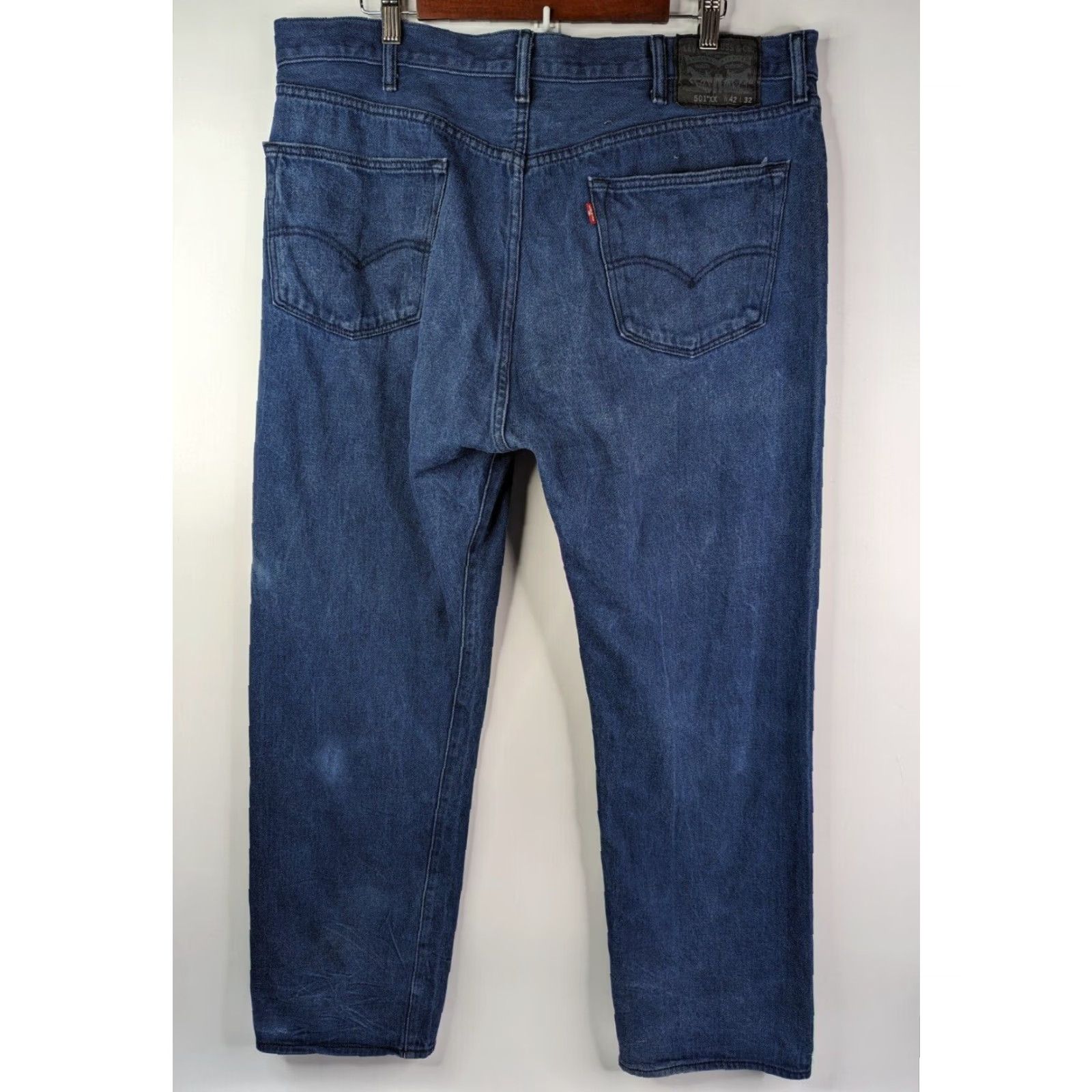 Levi's VINTAGE Levis 501xx Jeans Blue Denim Straight Button Fly Mens 40x30 Inseam 30 Solid Denim Medium Wash Levi's 501 XX Logo Jeans Mens New title Size US 40 / EU 56 - 5 Thumbnail
