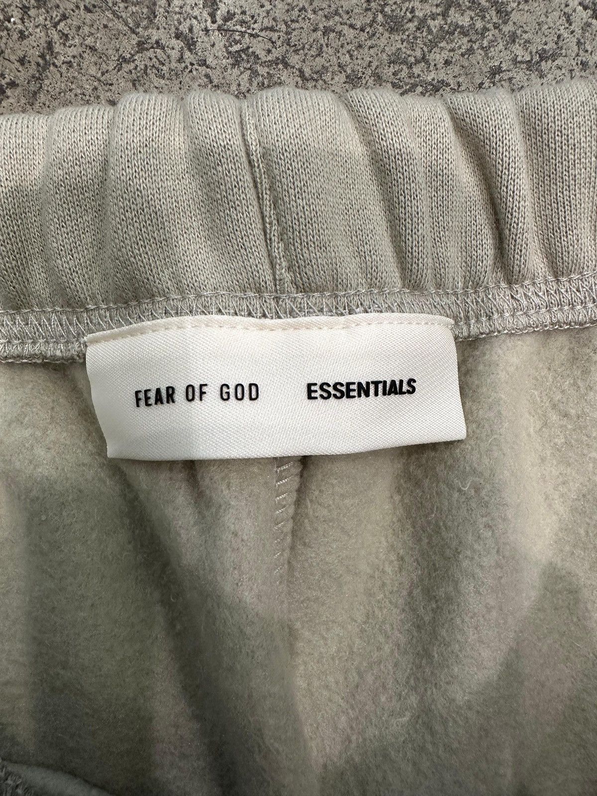 Essentials ESSENTIALS - Relaxed Fleece Sweatpant Abbey Stone Size US 32 / EU 48 - 2 Thumbnail