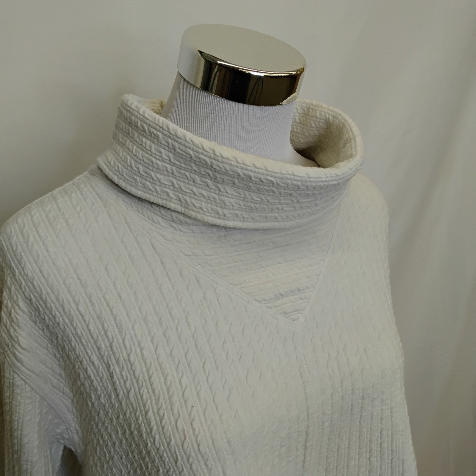 Lululemon Lululemon Funnel-Neck Sweater Women's M White Athleisure Size M / US 6-8 / IT 42-44 - 4 Thumbnail