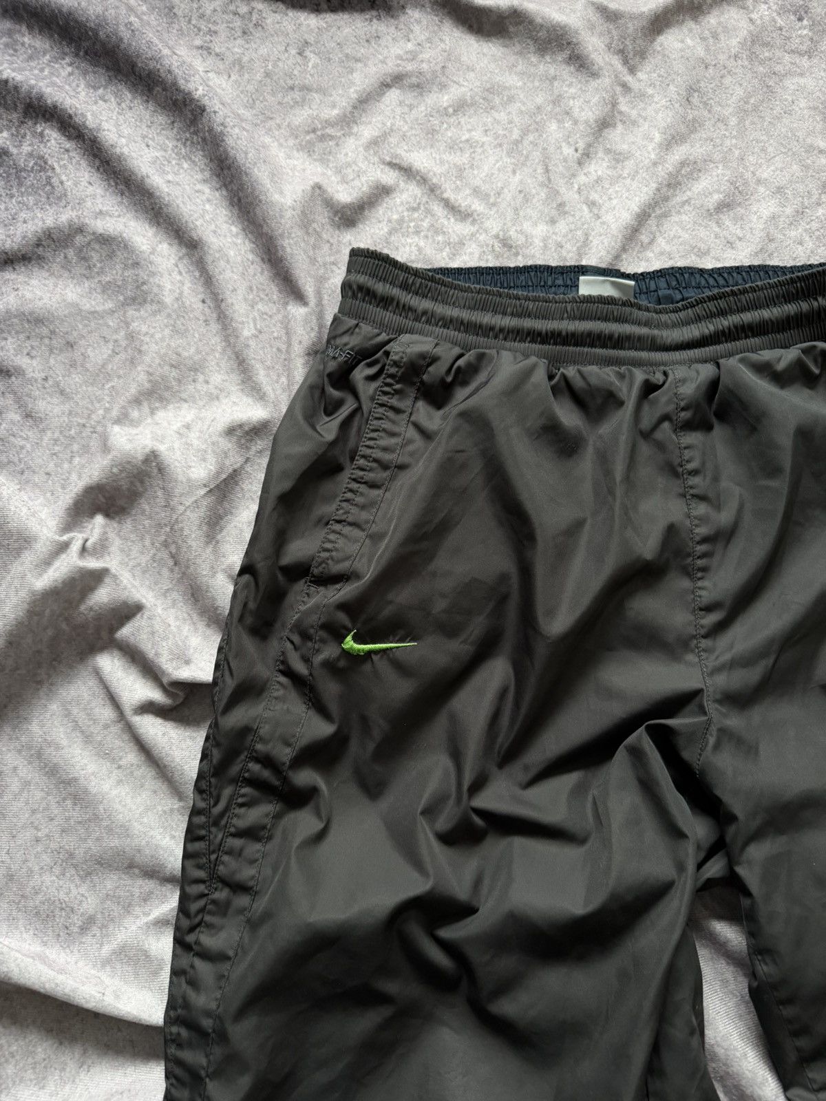 Nike Y2K Nike Nylon Pants Vintage Mens Gray Size XS(L-kids) Size US 28 / EU 44 - 6 Thumbnail