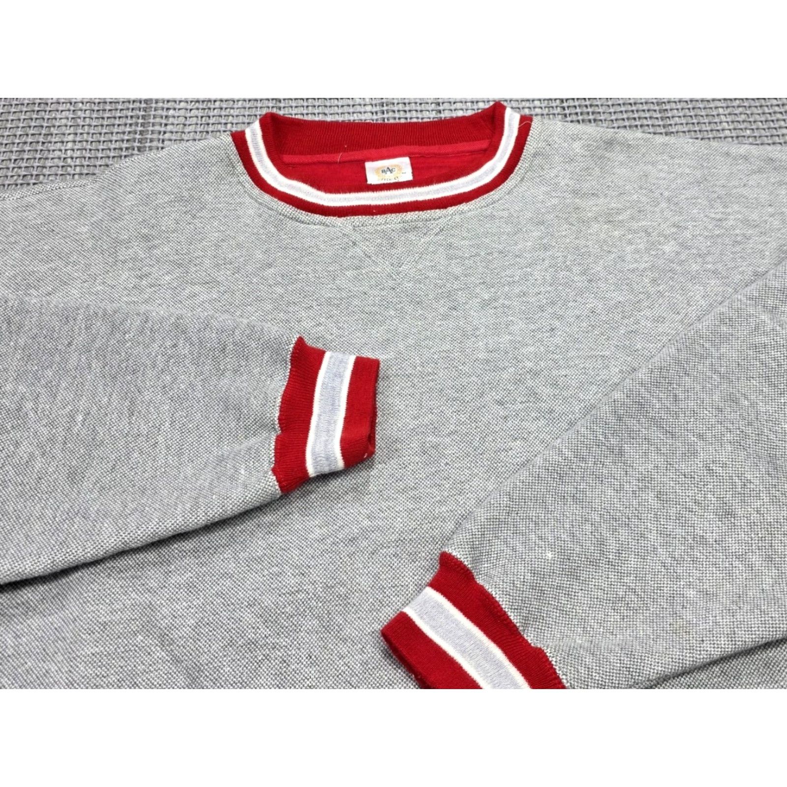 Vintage VINTAGE BAC Premier Gray Crewneck Long Sleeve Sweatshirt L Pullover Men 90s Fish American NC State Red Accent Collar Size US L / EU 52-54 / 3 - 3 Thumbnail