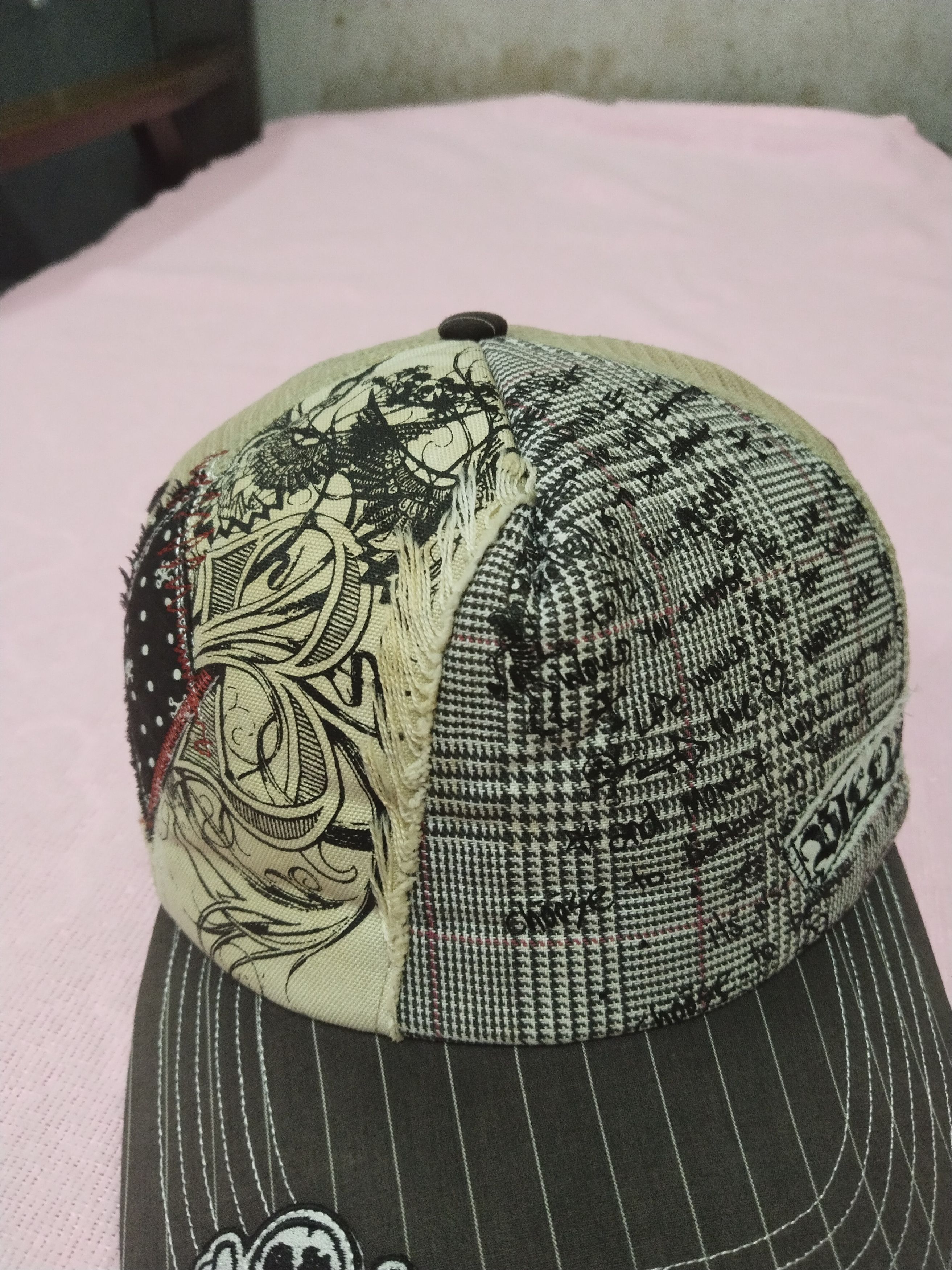 Japanese Brand VINTAGE BILLABONG SKULL PATTERN TRUE RELIGION TRUCKER HAT Size ONE SIZE - 2 Thumbnail