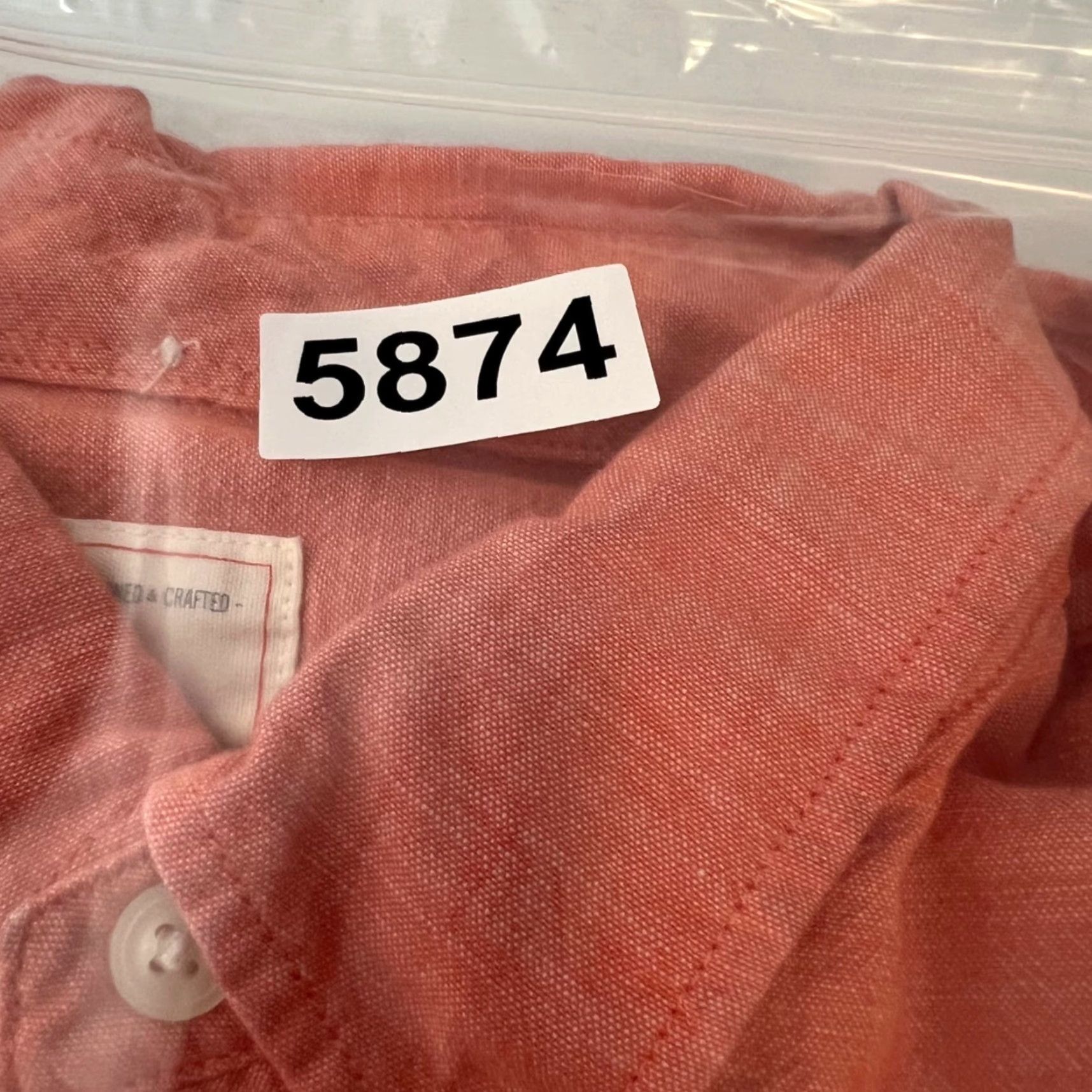 Gap Gap Shirt Mens Large Salmon Pink Cotton Button-Down Textured Button Up Casual Long Sleeve Pockets Clothing Shirt Size US L / EU 52-54 / 3 - 7 Thumbnail