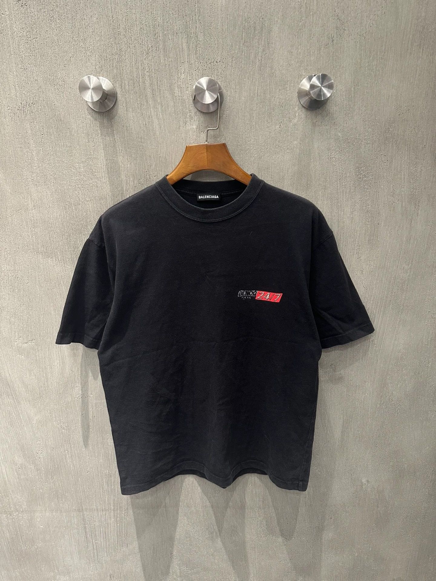 Balenciaga Balenciaga 24-7 Short Sleeve T-shirt - dmc Size US XS / EU 42 / 0 - 1 Thumbnail