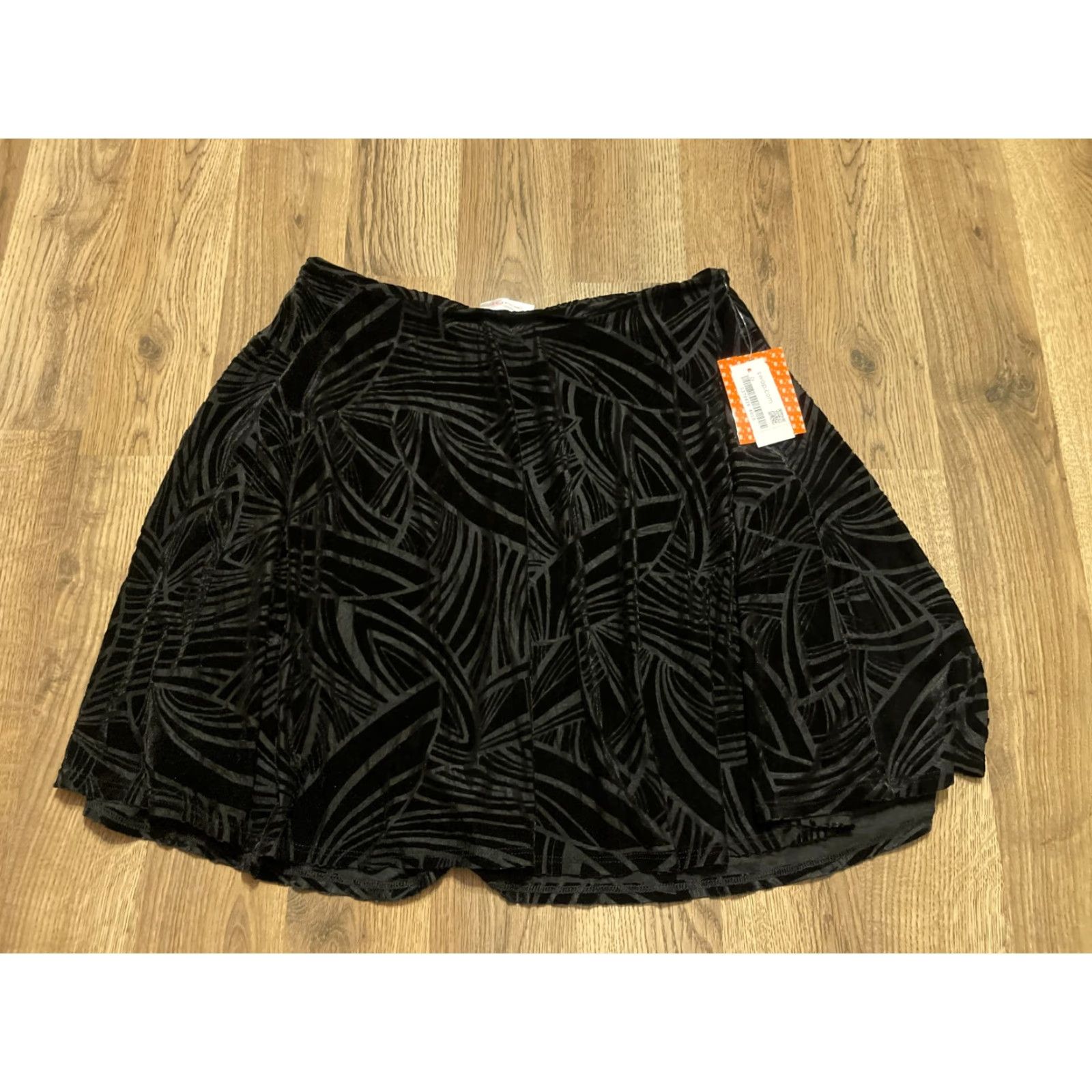 Velvet Moon Skirt Women's Medium Black Mini Velvet Zip on Side Pull On NWT VINTAGE? Size 32" / US 10 / IT 46 - 2 Thumbnail