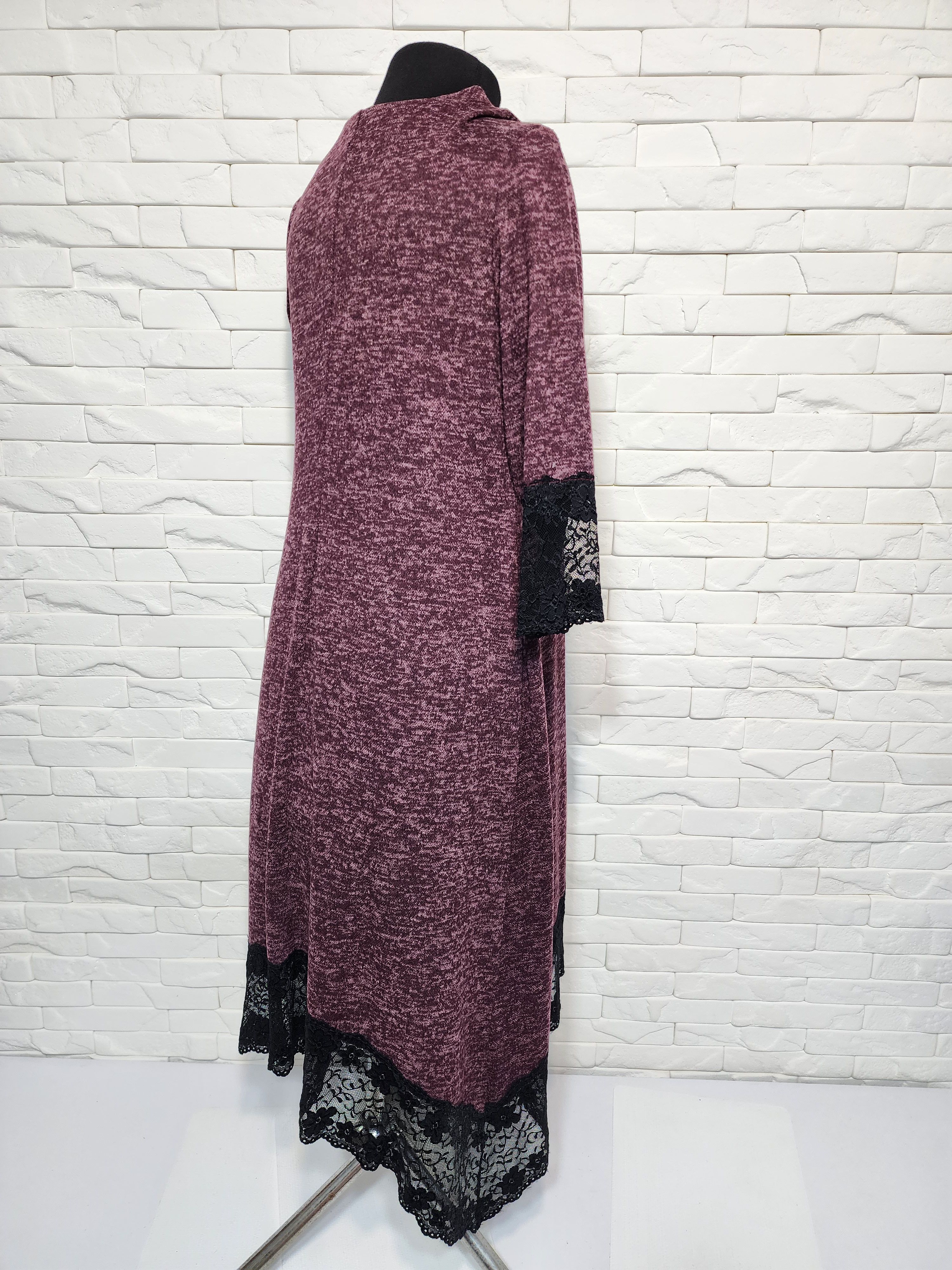 Designer Long dress with black lace. Size XXL / US 16-18 / IT 52-54 - 5 Thumbnail