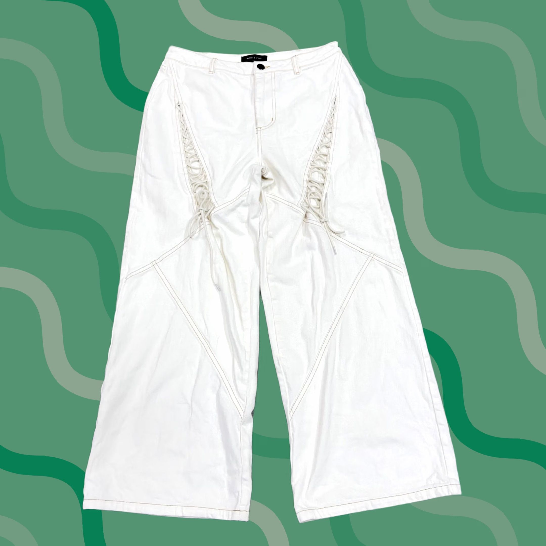 Vintage White Fox Pants Womens Small White Cropped Wide Leg Twill Lace Up Pockets Casual Size 28" / US 6 / IT 42 - 1 Thumbnail