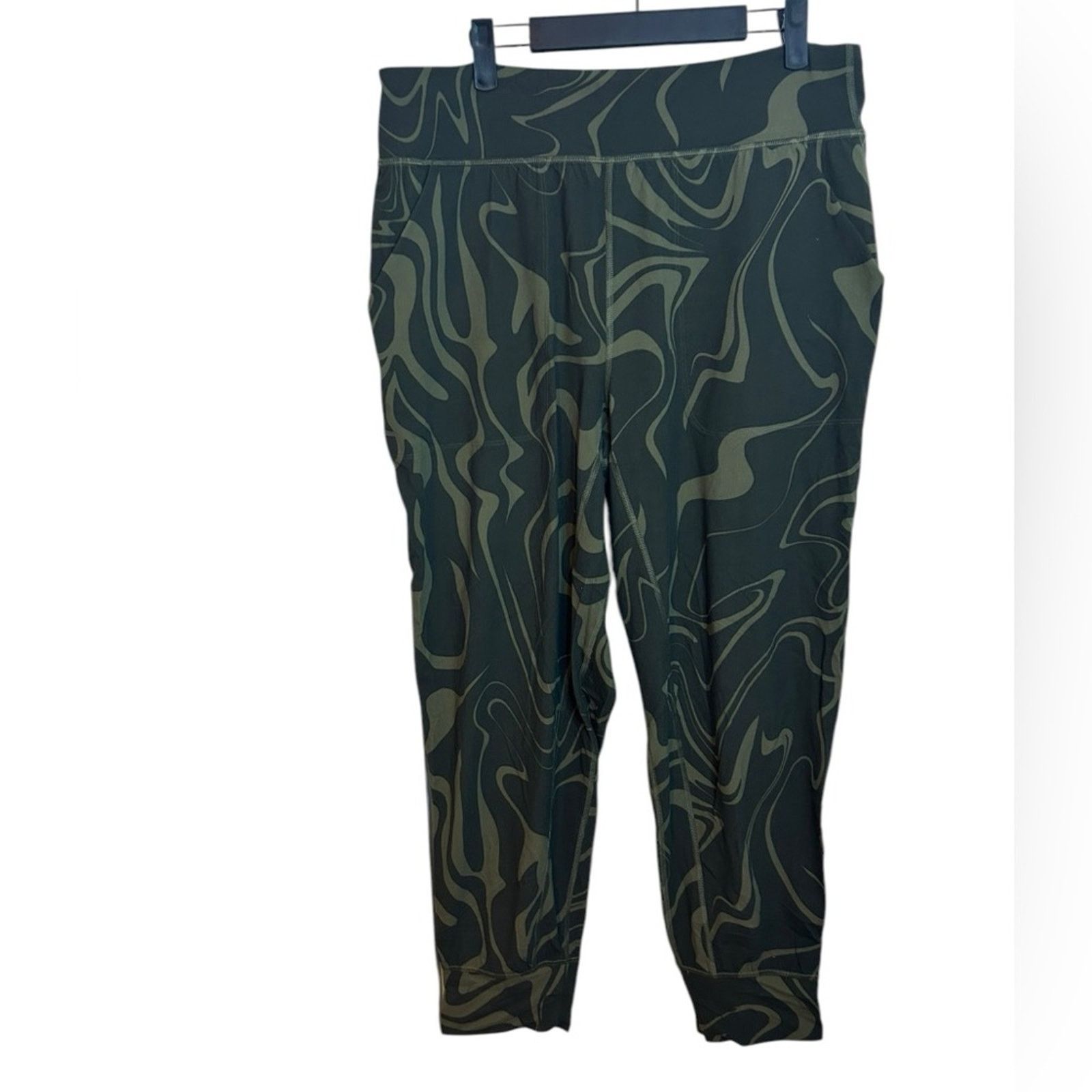 Other NWT Universal Standard Cooper Jogger Matcha Latte Swirl Size 40" / US 18 - 1 Thumbnail