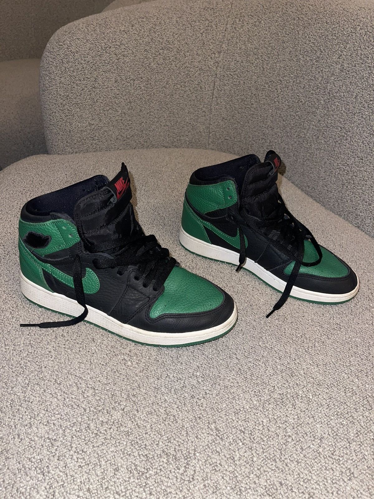 Jordan Brand Pine Green 1s Size US 6.5 / EU 39-40 - 1 Thumbnail