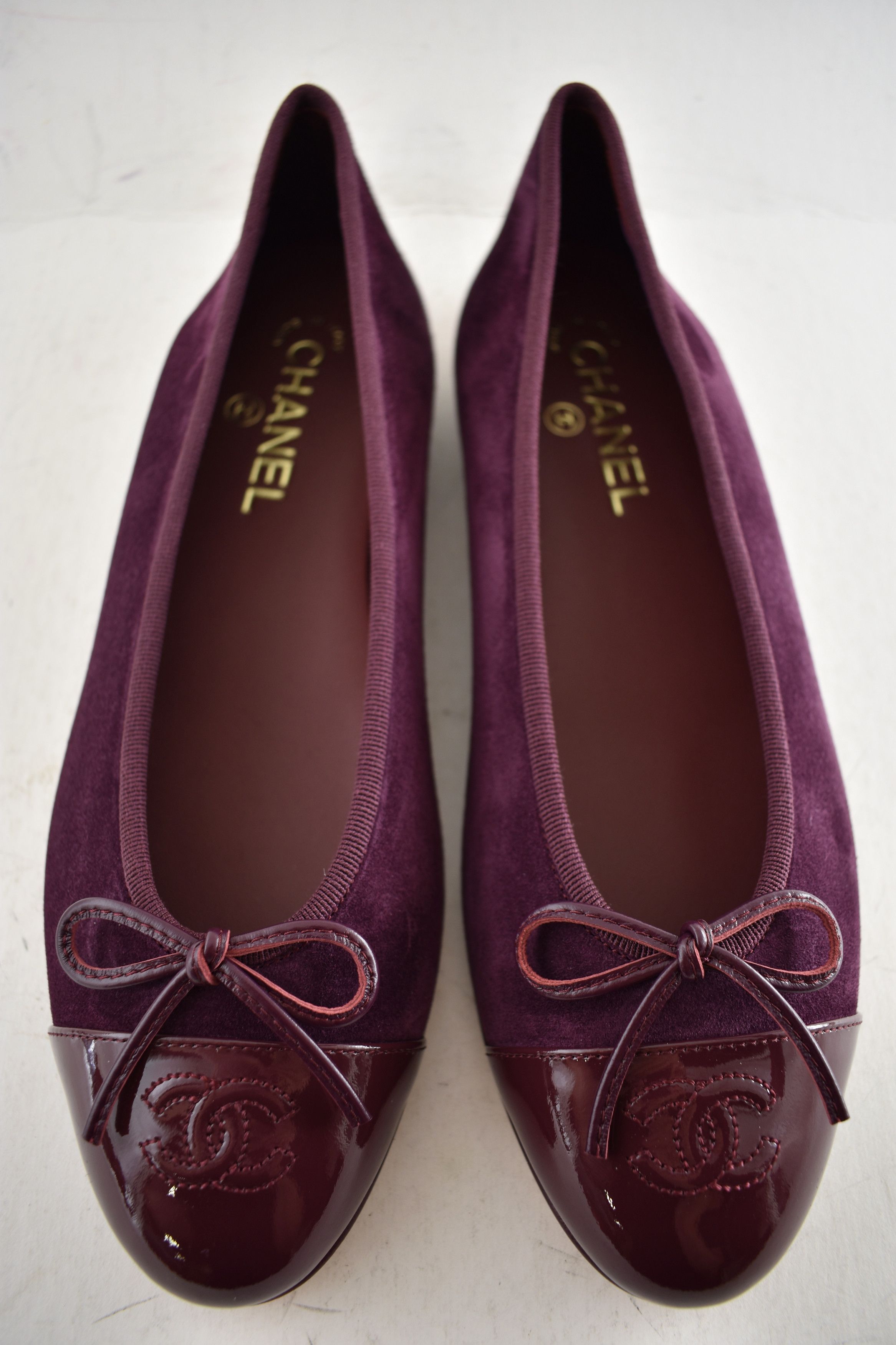 Chanel 26A Burgundy Purple Suede CC Logo Ballet Ballerina Flat 41 Size US 11 / IT 41 - 9 Thumbnail