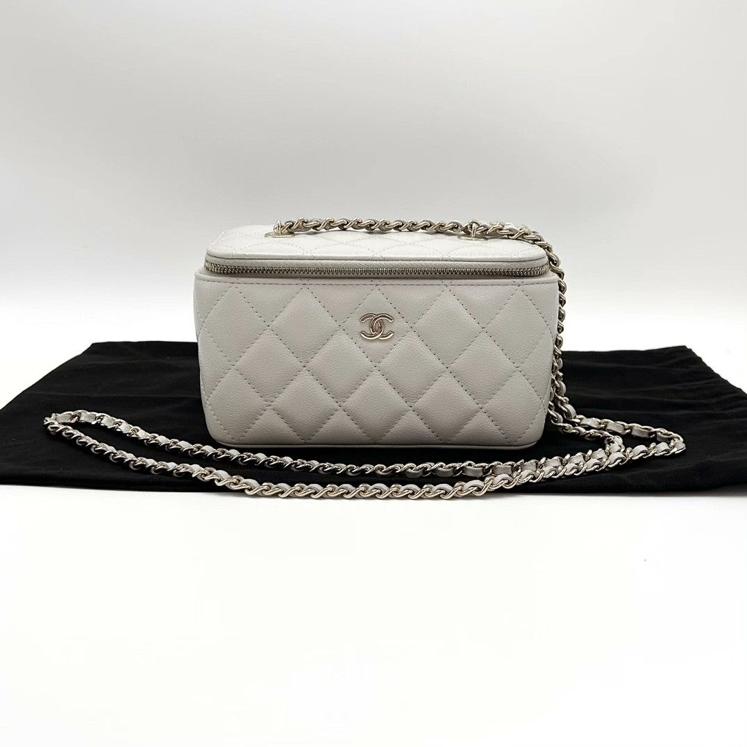 Chanel Pre-loved Bag Very good condition Size ONE SIZE - 1 Thumbnail