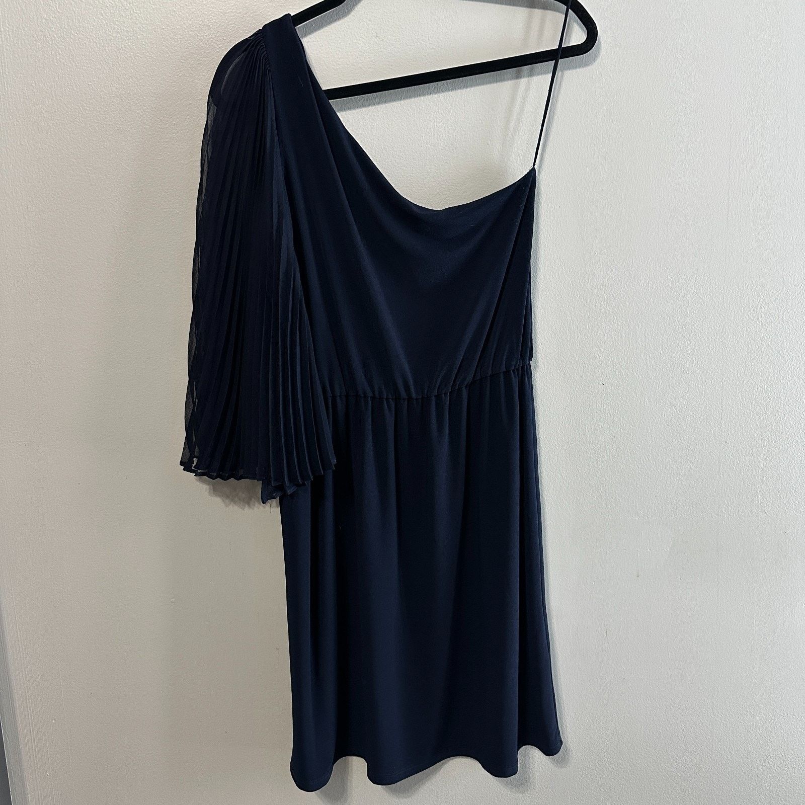 Alice + Olivia Alice & Olivia Pleated One Shoulder Dress Medium Navy Blue Size M / US 6-8 / IT 42-44 - 1 Thumbnail