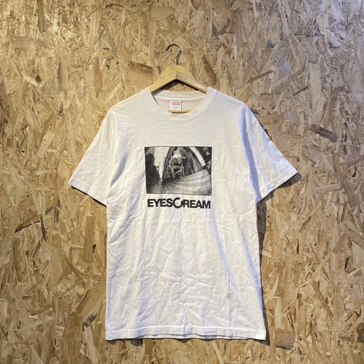 Supreme Very RARE 💥Supreme eyescream zozo town tee Size US M / EU 48-50 / 2 - 1 Thumbnail