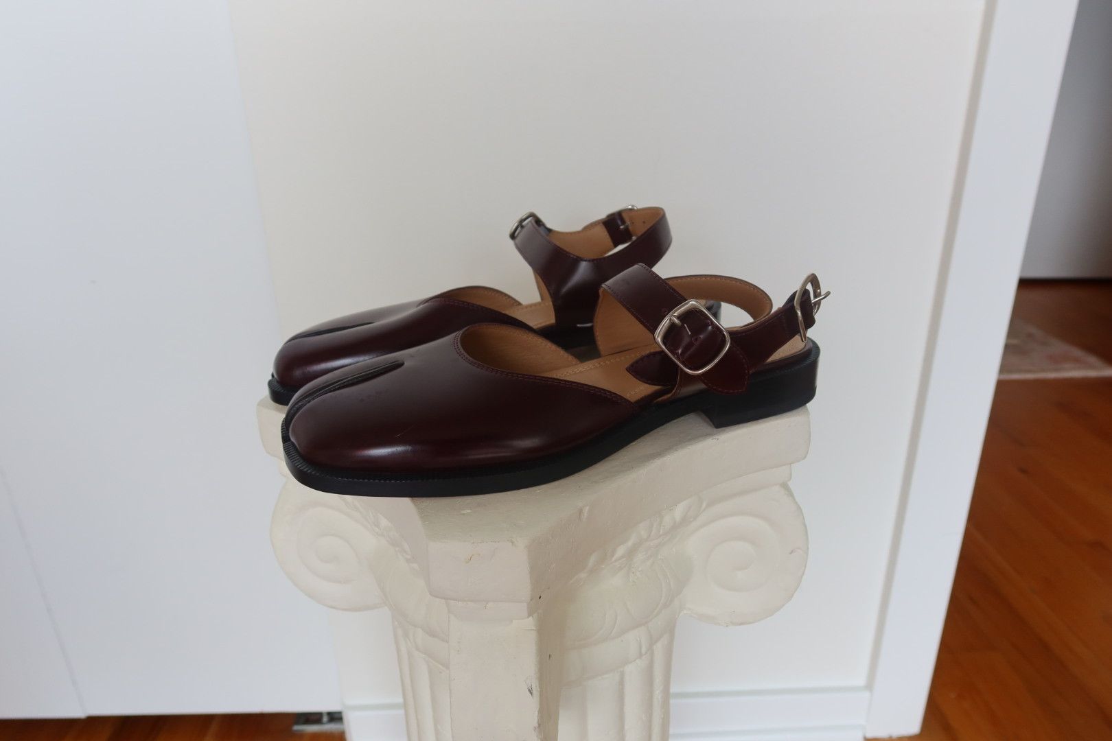 Maison Margiela Margiela Tabi Leather Sandals in Brown Size US 11 / IT 41 - 2 Thumbnail