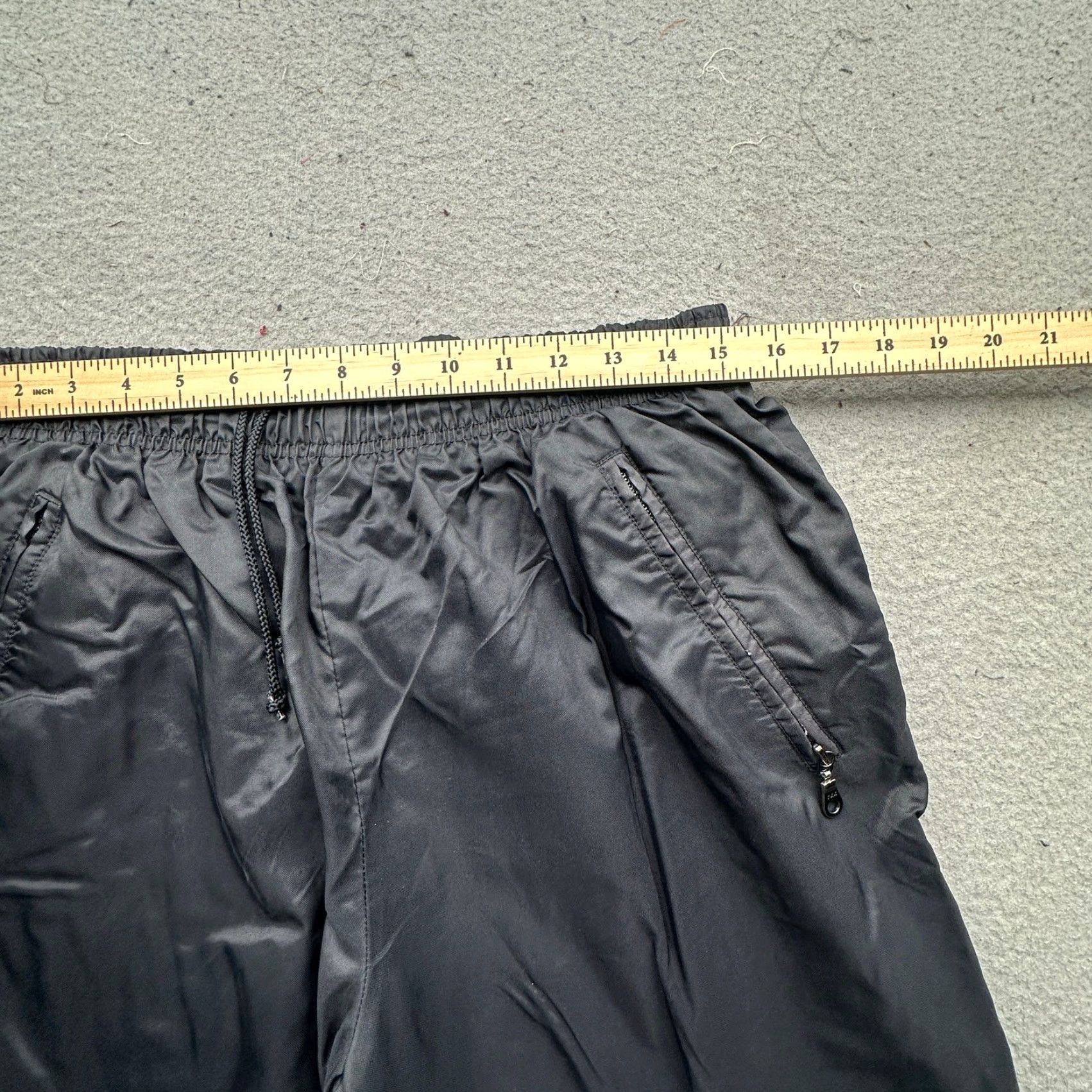 Nike VINTAGE Nike Windbreaker Pants Mens Large Drawstring Zip Lined Nylon Black 90s Ankle Zip Size US 33 - 6 Thumbnail
