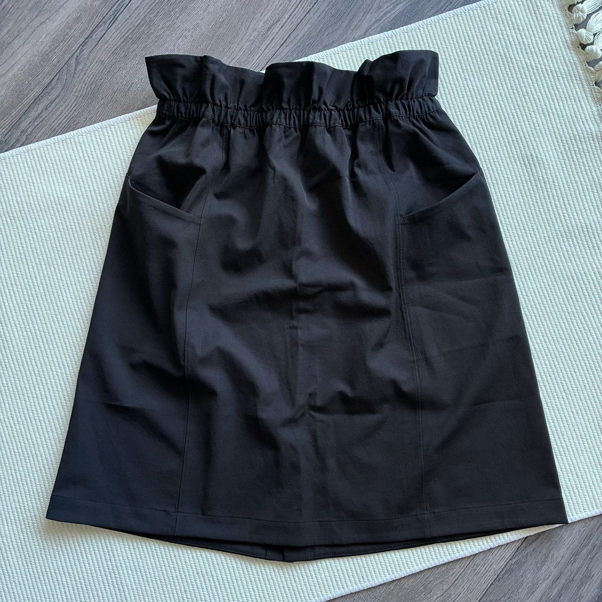 Lululemon Lululemon Trip Taker Super High-Rise Paperbag Black Skirt Size 28" / US 6 / IT 42 - 5 Thumbnail