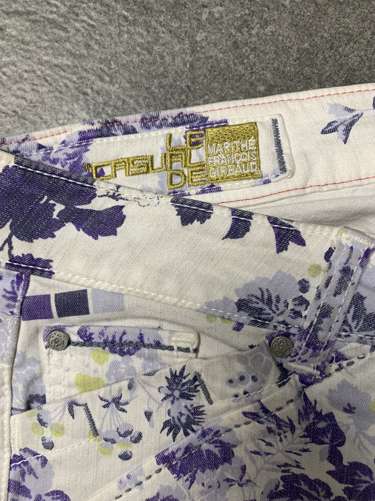 Marithe + Francois Girbaud 2000s Le Casual De Marithe Francois Girbaud Floral Pants Size 30" / US 8 / IT 44 - 6 Thumbnail