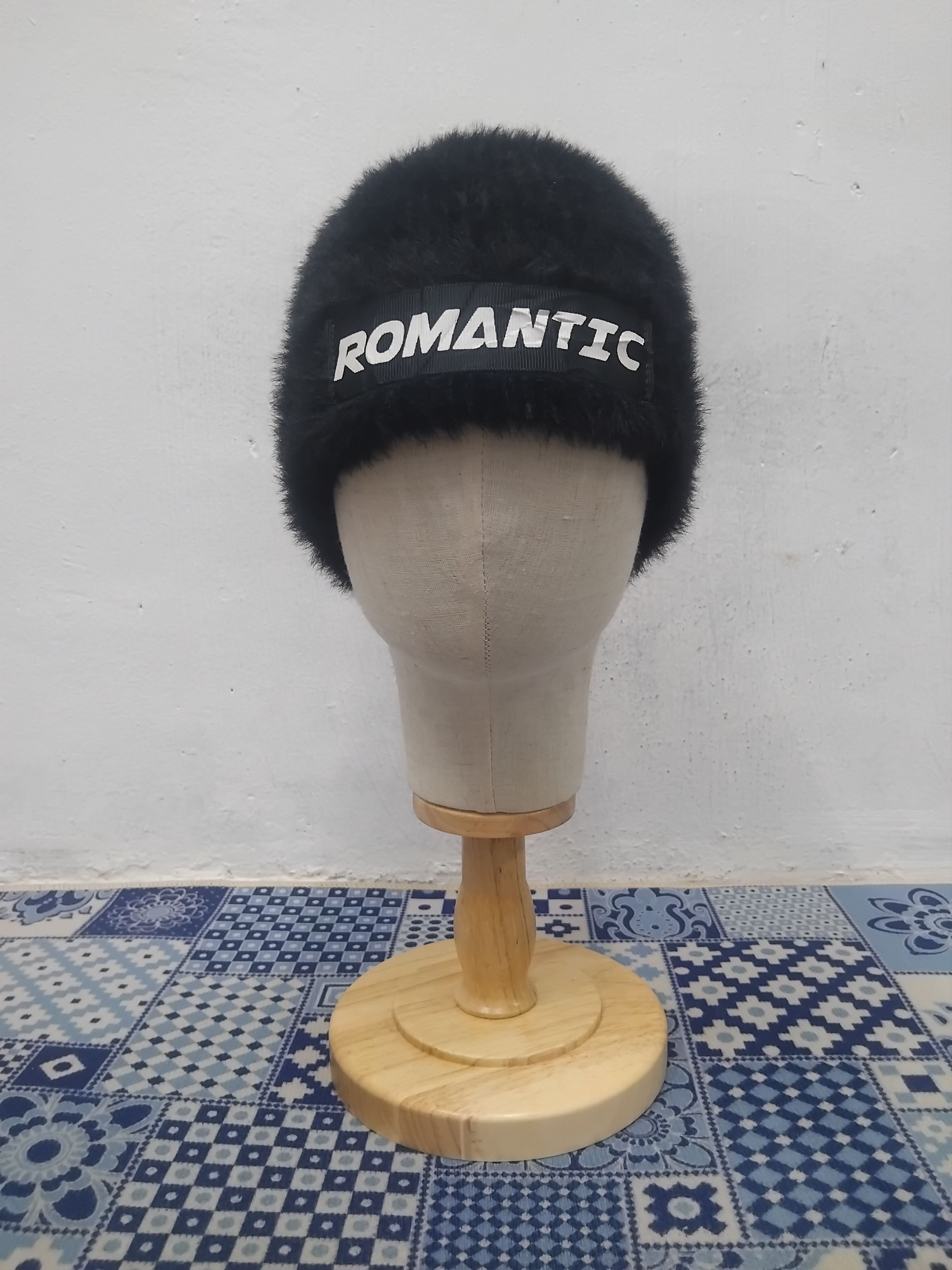 THUG CLUB OTHER FUR BEANIE HEADWEAR FREE POLYESTER Beige MENS Used