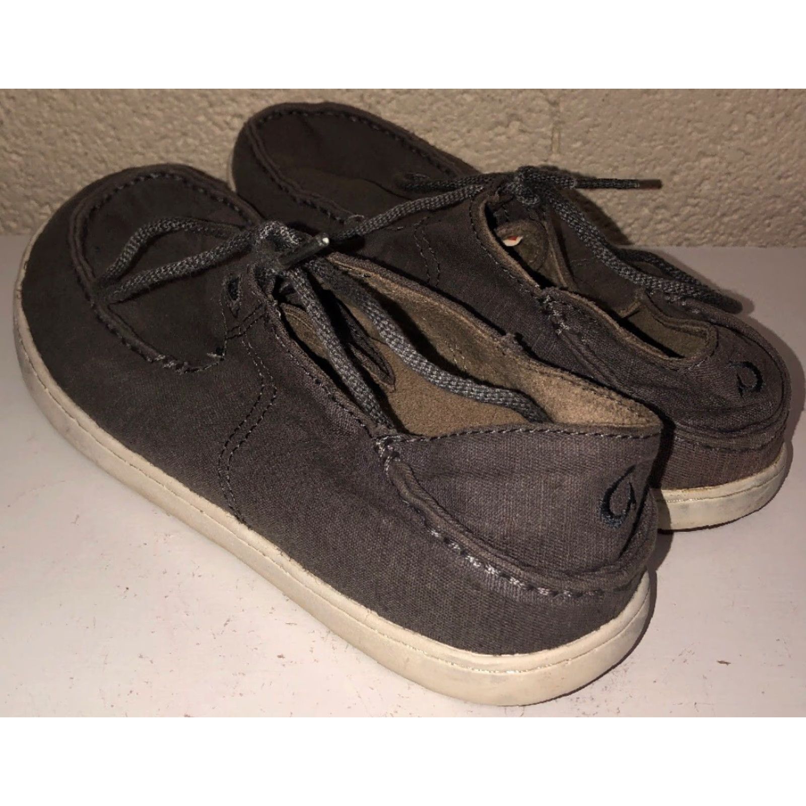 Olukai OluKai Ohana Sneaker Twill Charcoal Lace Up Mens Size 8 Gray 10221-2626 Casual Shoes Size US 8 / EU 41 - 2 Thumbnail