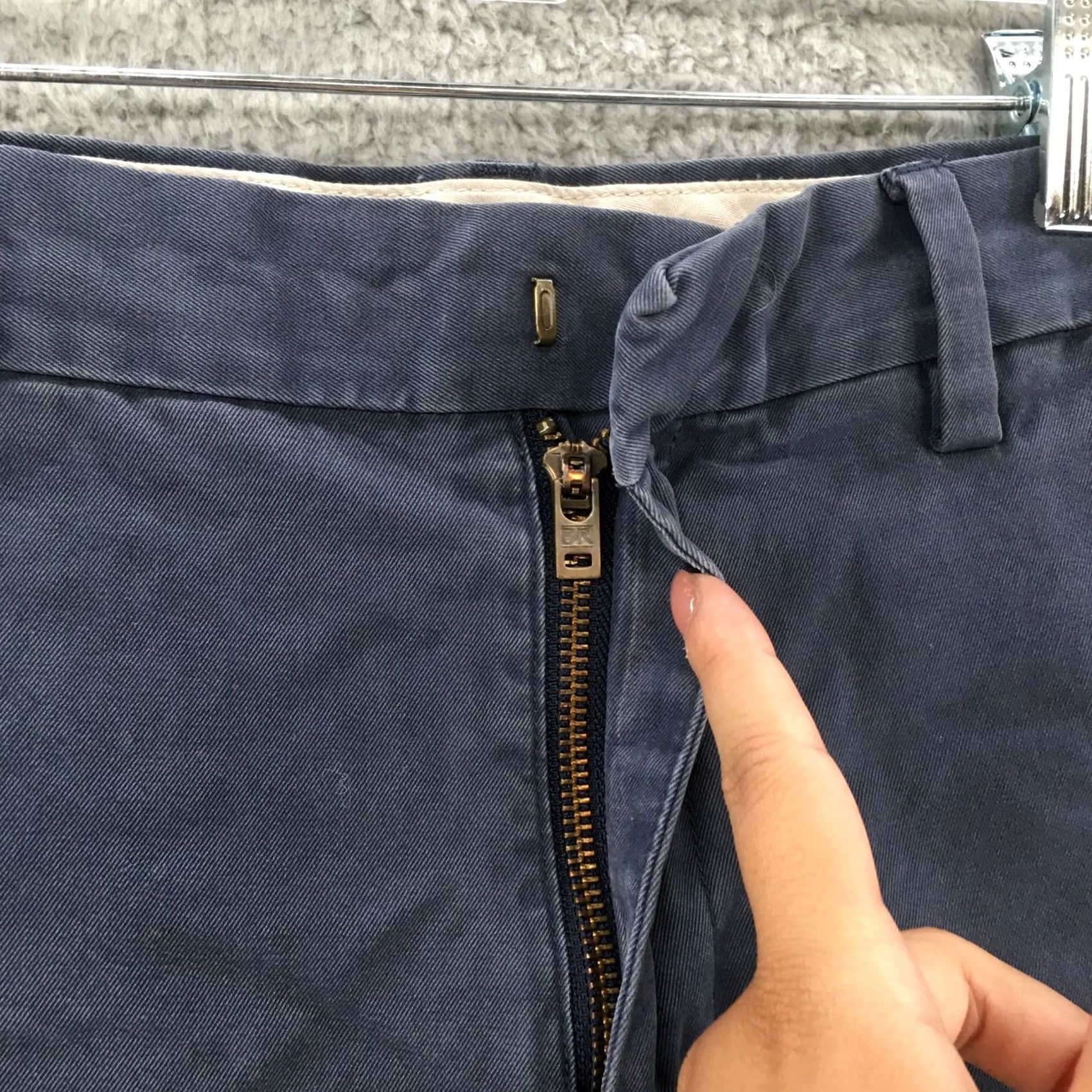 Banana Republic Banana Republic Emerson Chino Pant Mens 33/32 Blue Mid Rise Zip Pant Mens Regular Straight Blue 34 Waist Inseam 28.5 Vintage No N/A Size US 33 - 4 Thumbnail